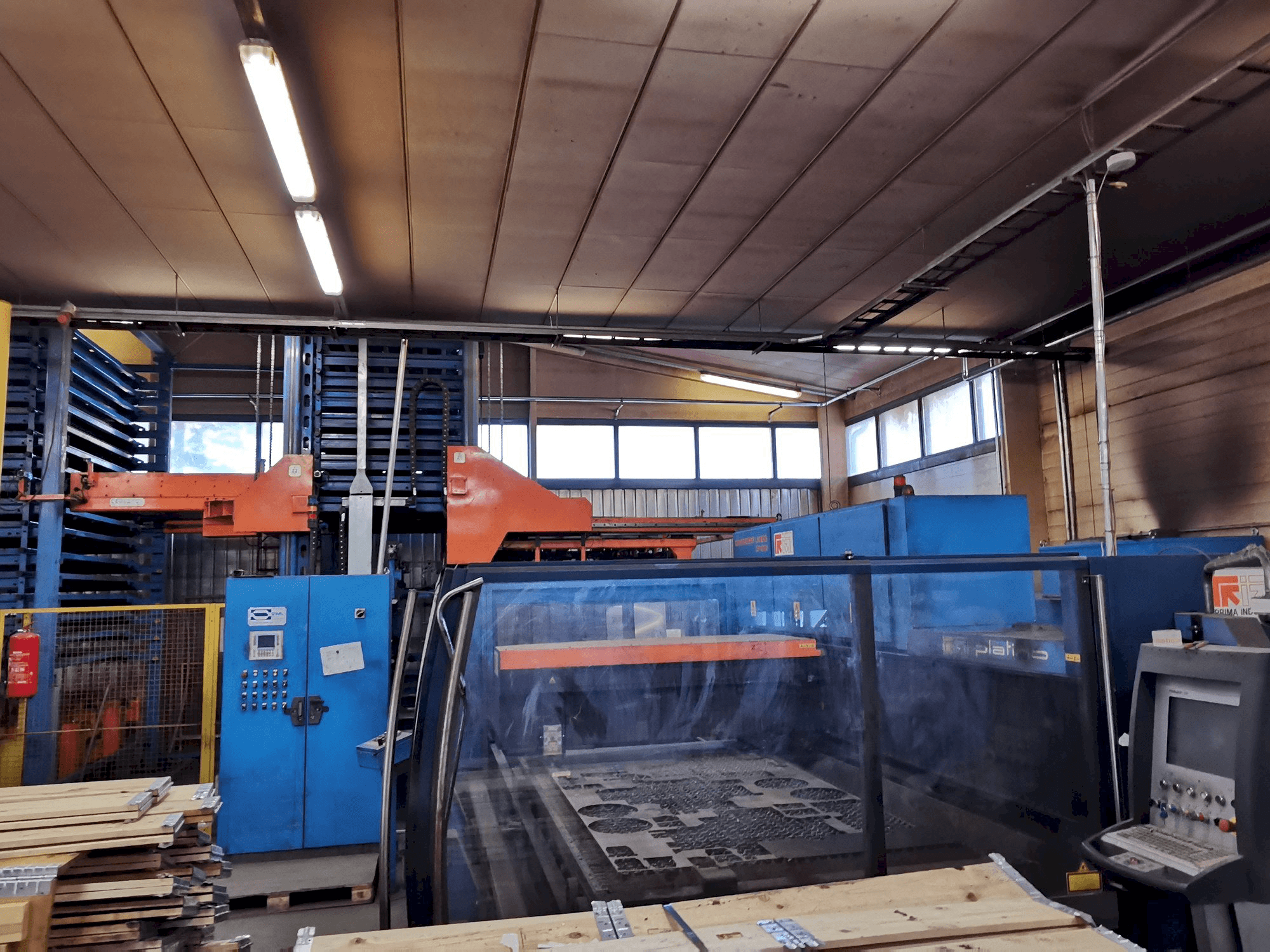 Widok z przodu maszyny Prima Industrie Platino 1530