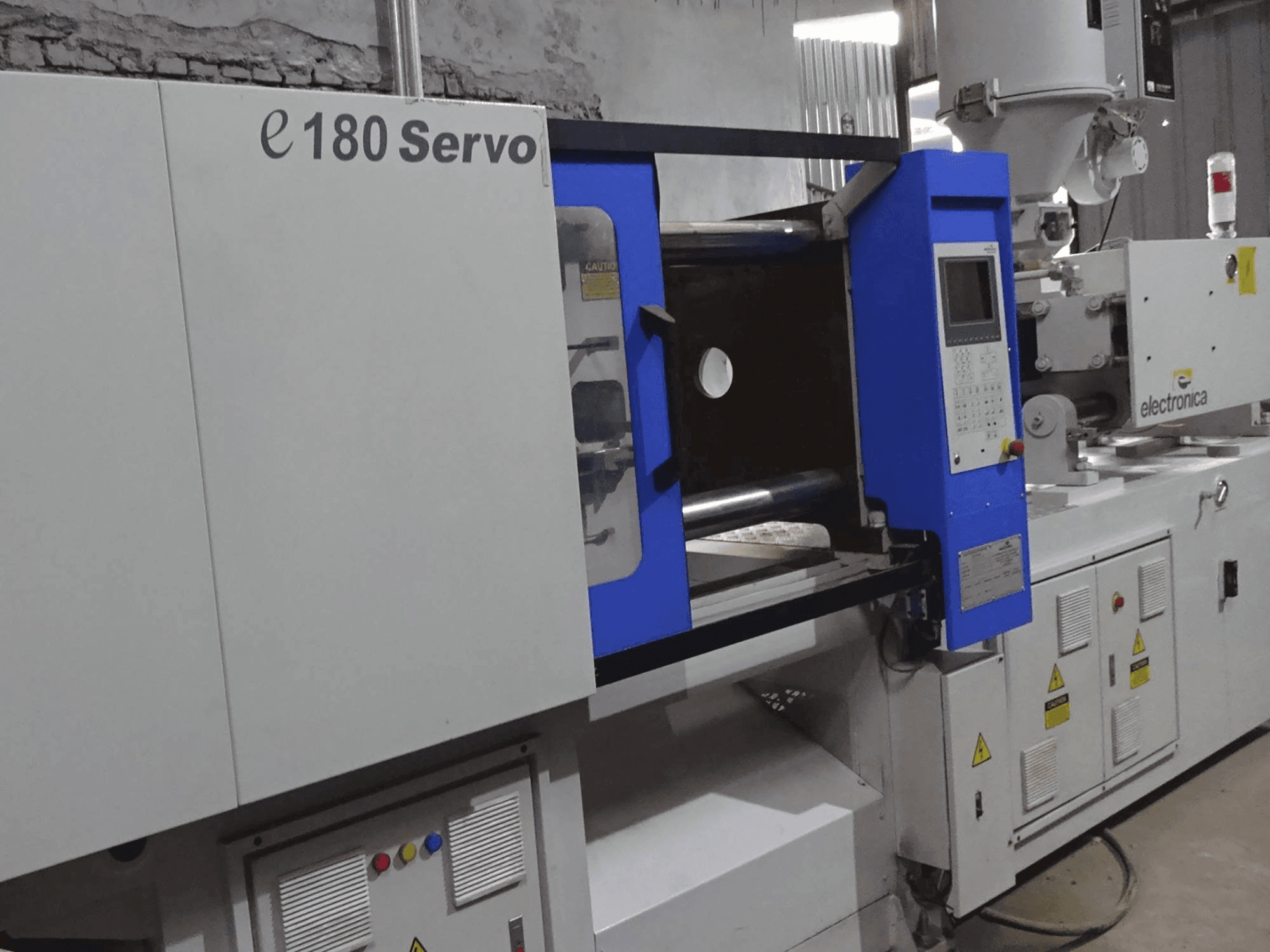 Widok z przodu maszyny Electronica EP01800126