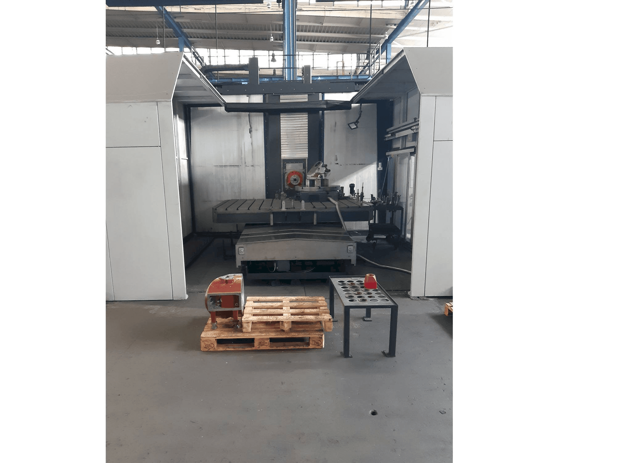 Widok z przodu maszyny Tos KURZIM FOQ 80