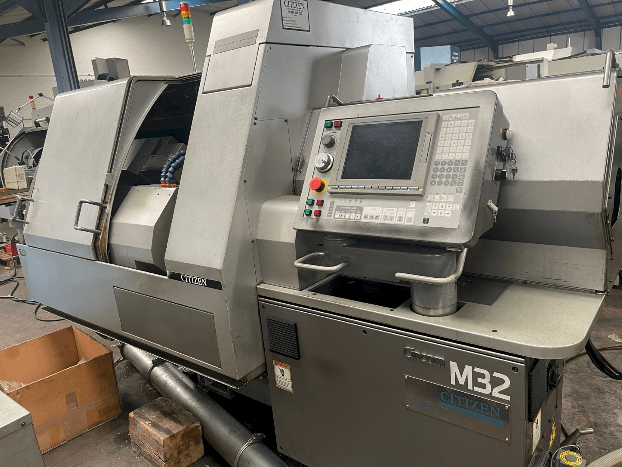Widok z przodu maszyny Citizen M-32V