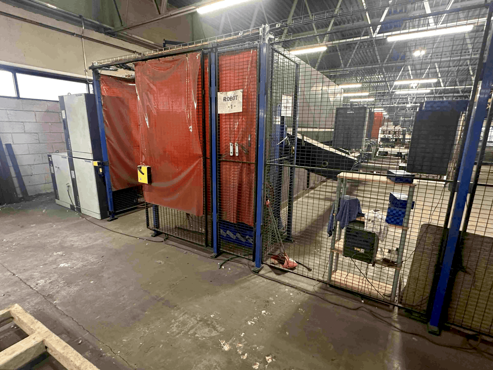 Widok z przodu maszyny Yaskawa RM2-2000 S6D