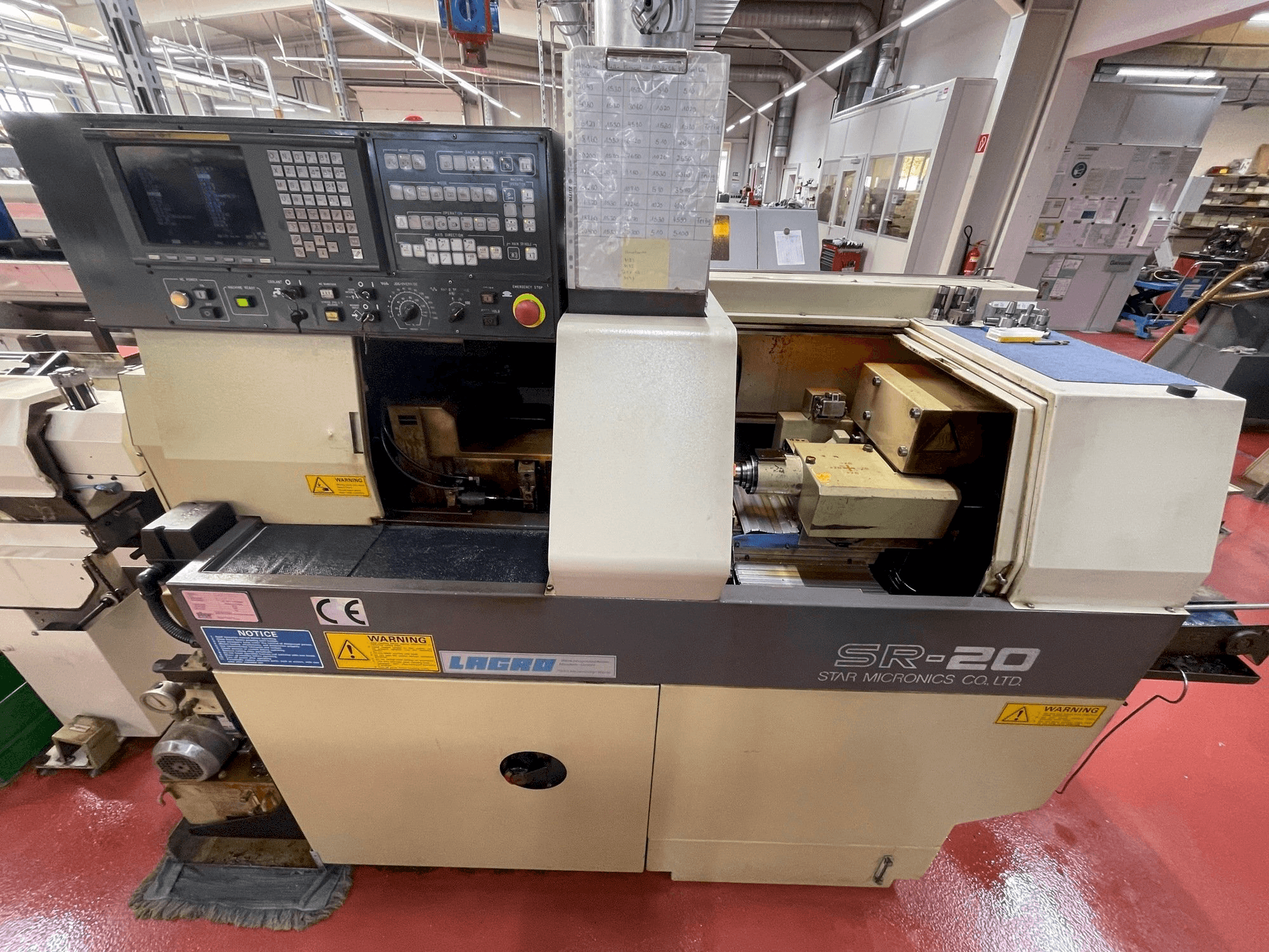 Widok z przodu maszyny Star SR-20