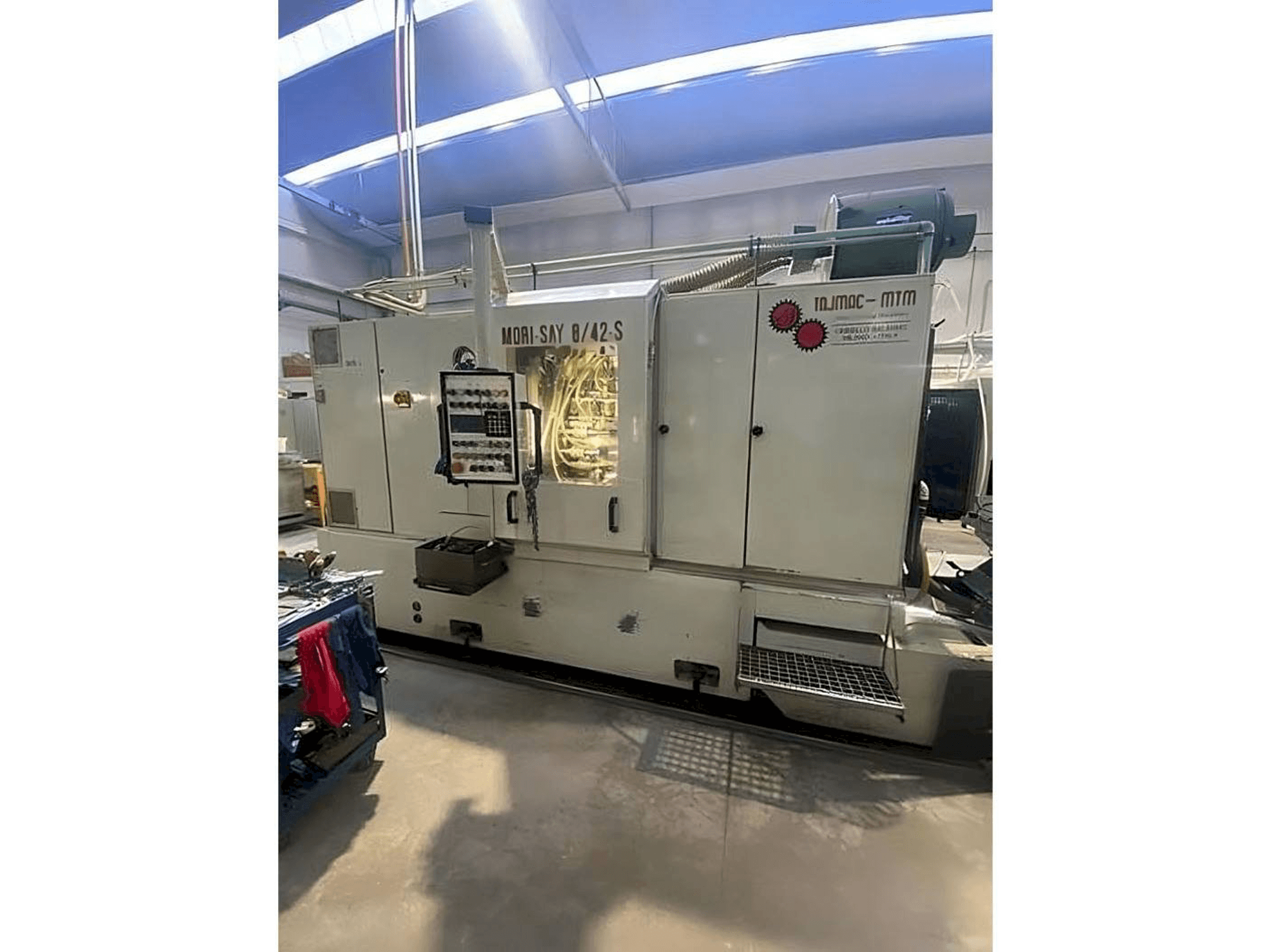 Widok z przodu maszyny MORI SAY 8/42-S