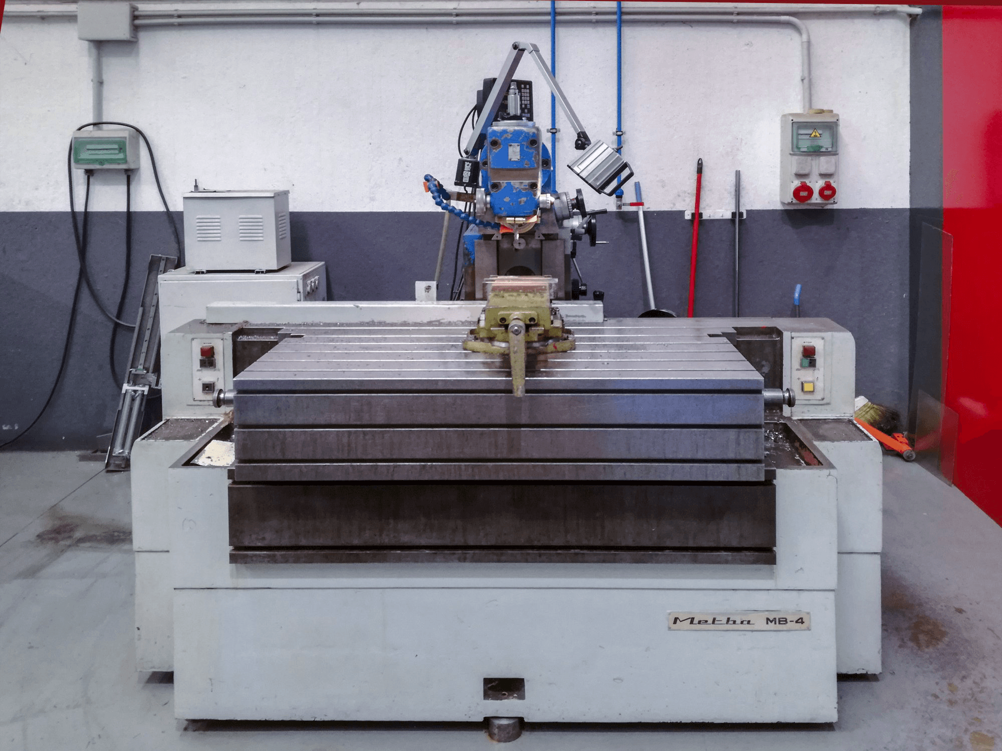 Widok z przodu maszyny Metba MB-4