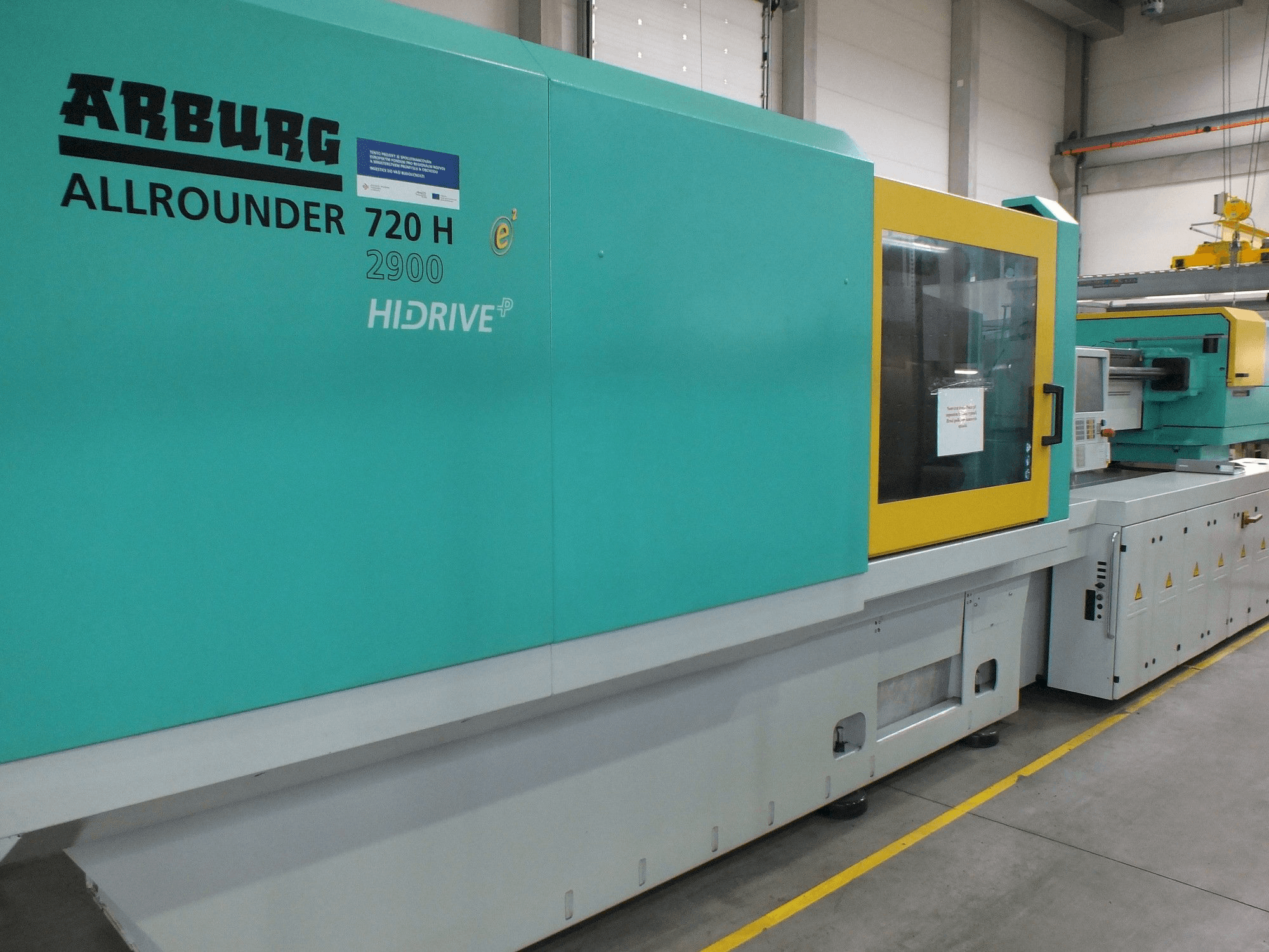 Widok z przodu maszyny Arburg Allrounder H 2900-3200 Packaging