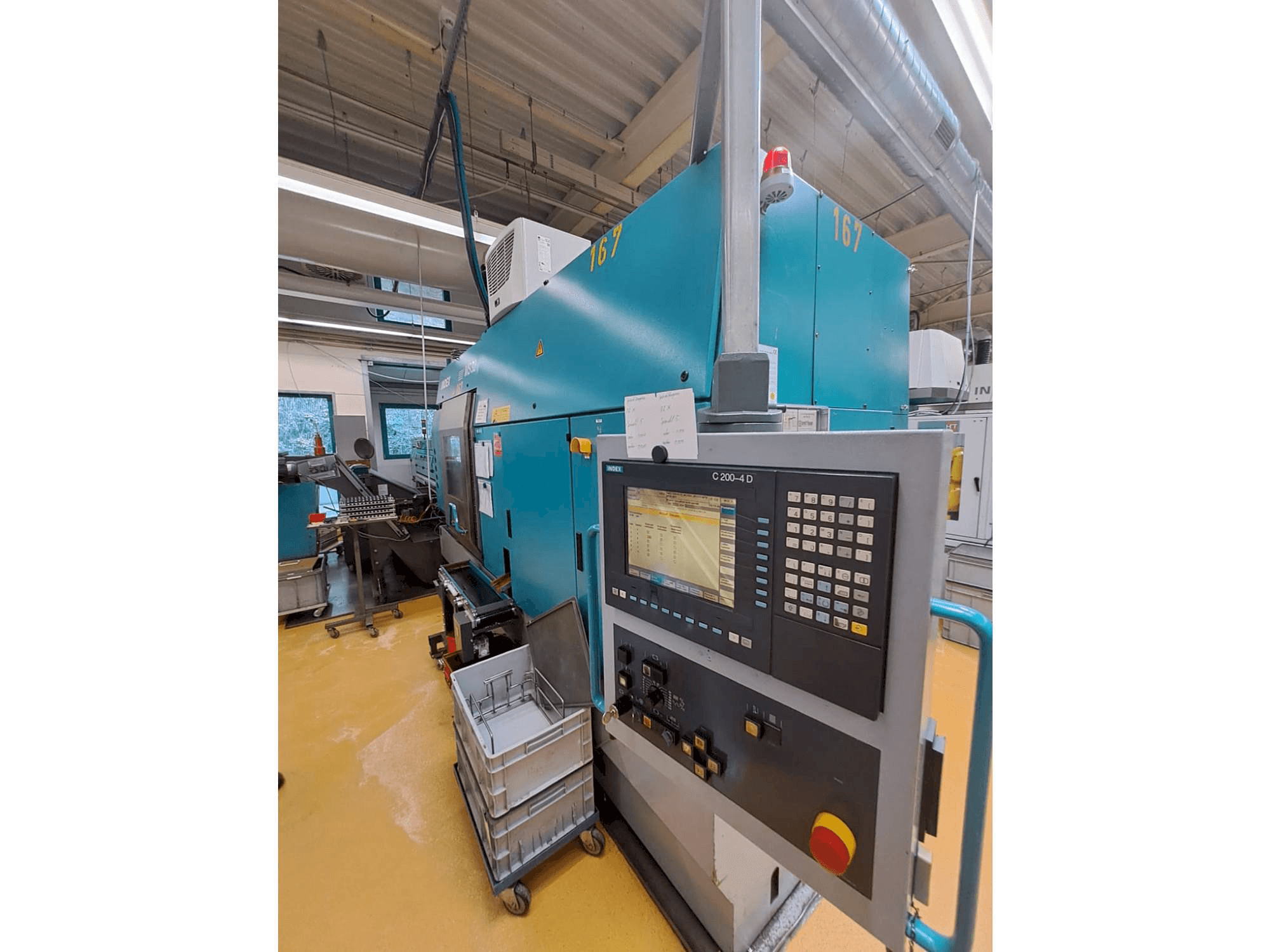 Widok prawej strony maszyny Index MS32G