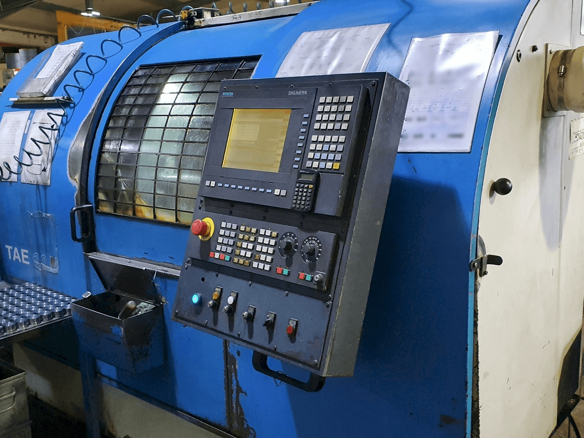 Widok z przodu maszyny AFM TAE-30N