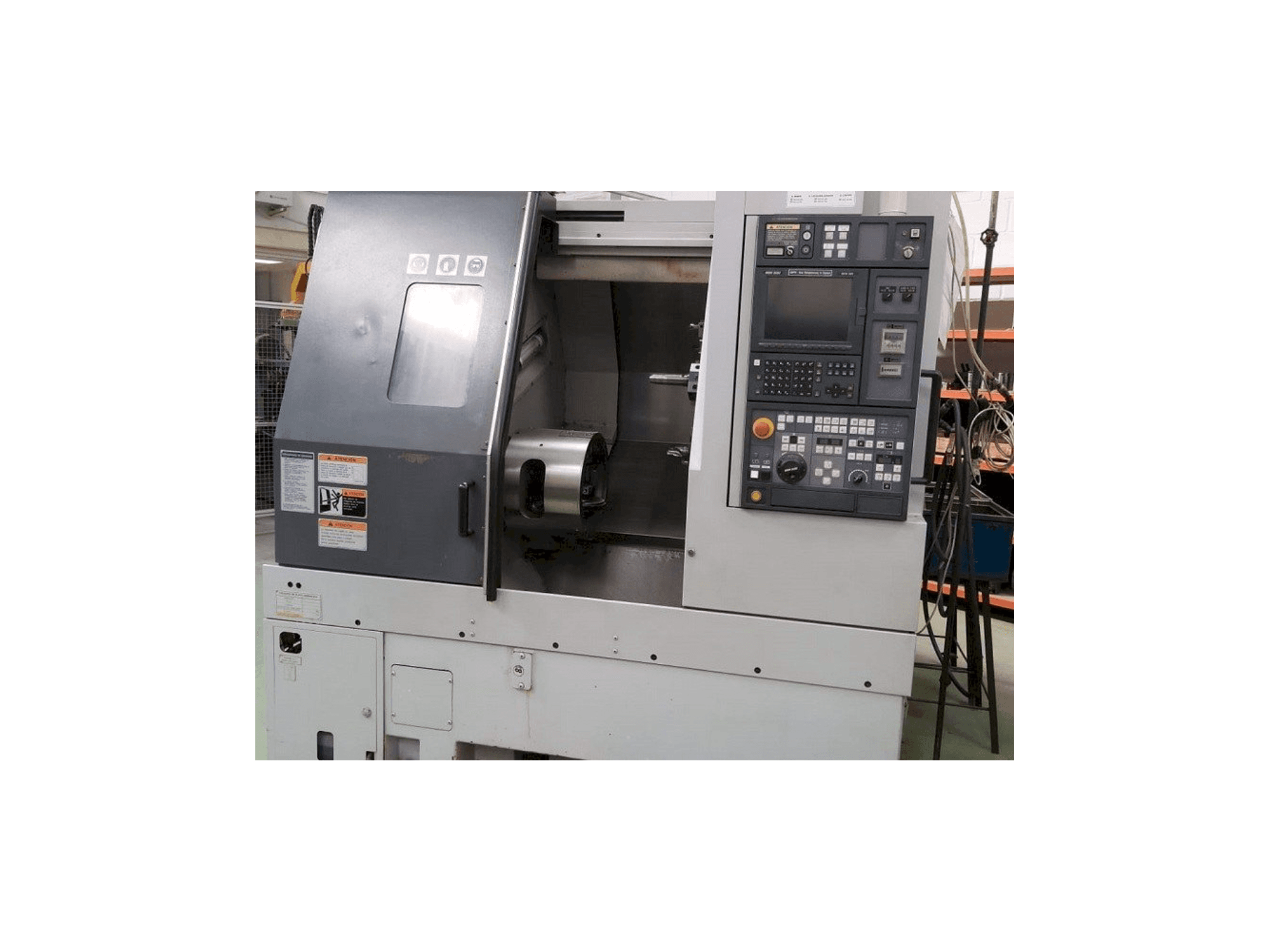 Widok z przodu maszyny MORI SEIKI CL-253B