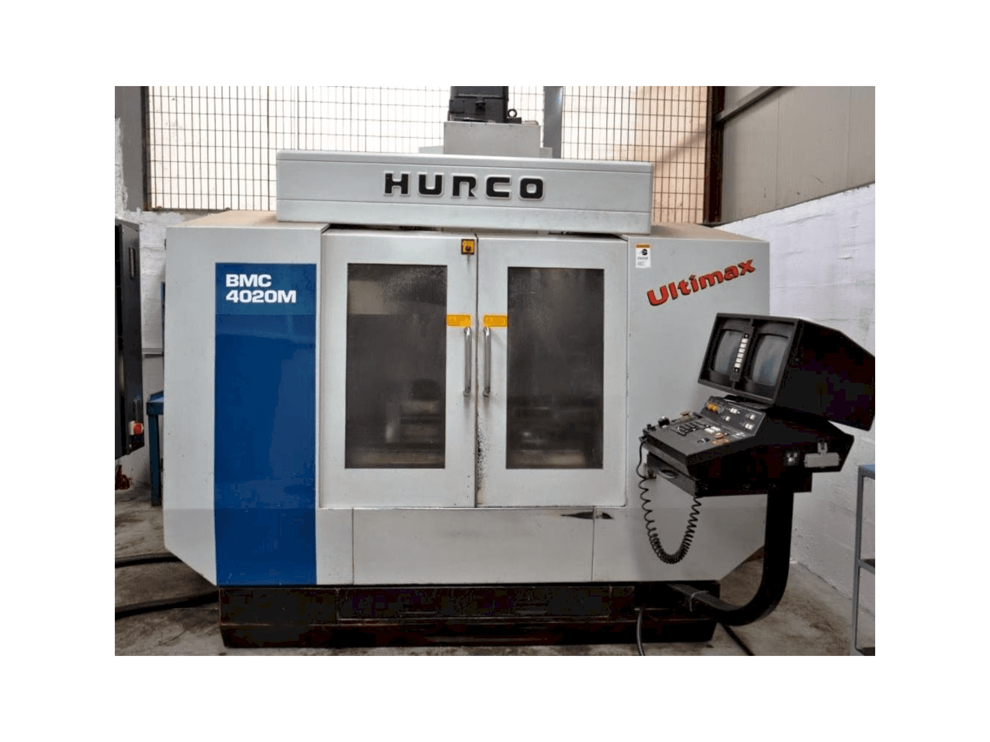 Widok z przodu maszyny Hurco BMC4020M