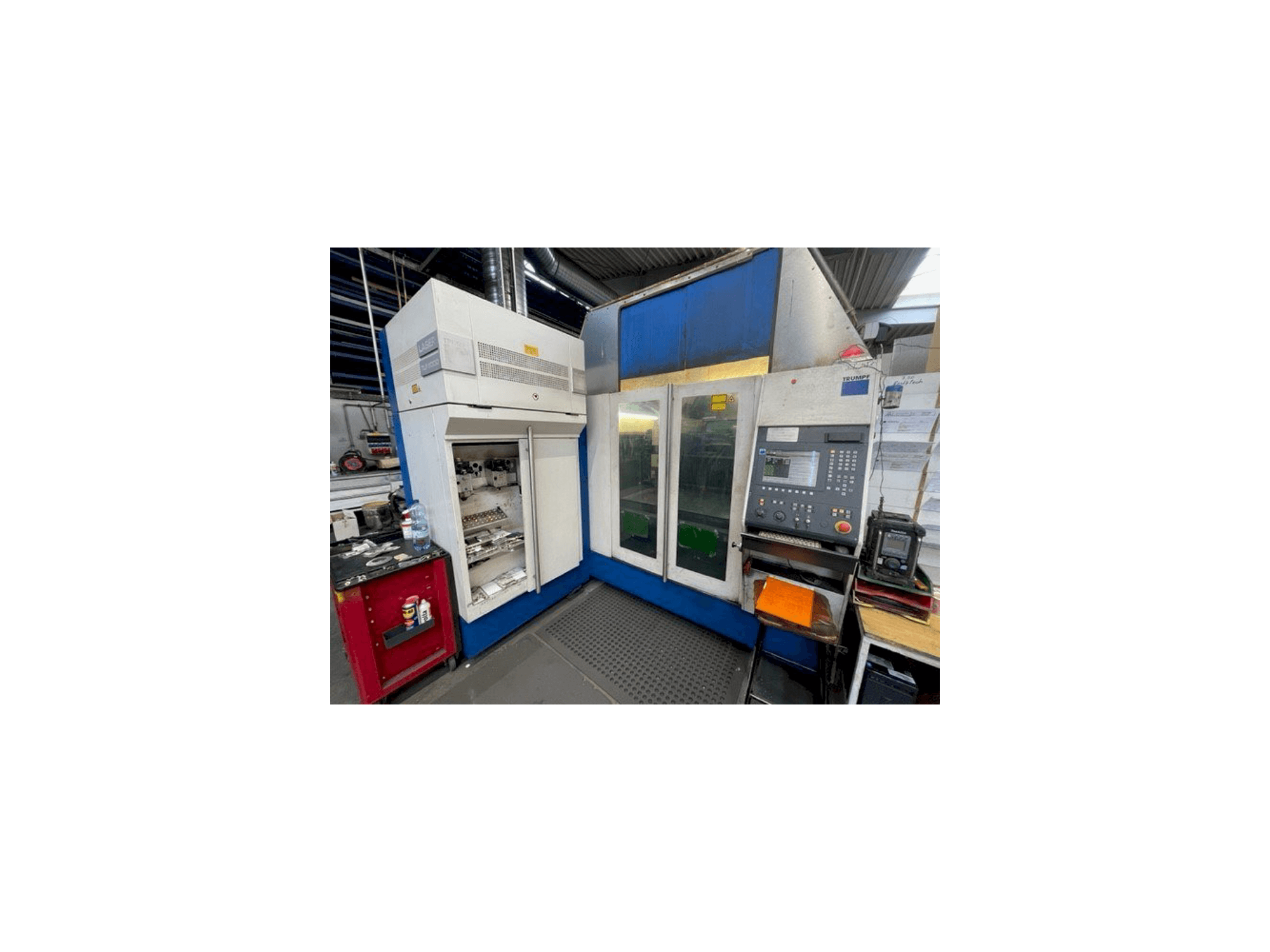 Widok z przodu maszyny Trumpf TC L 3050