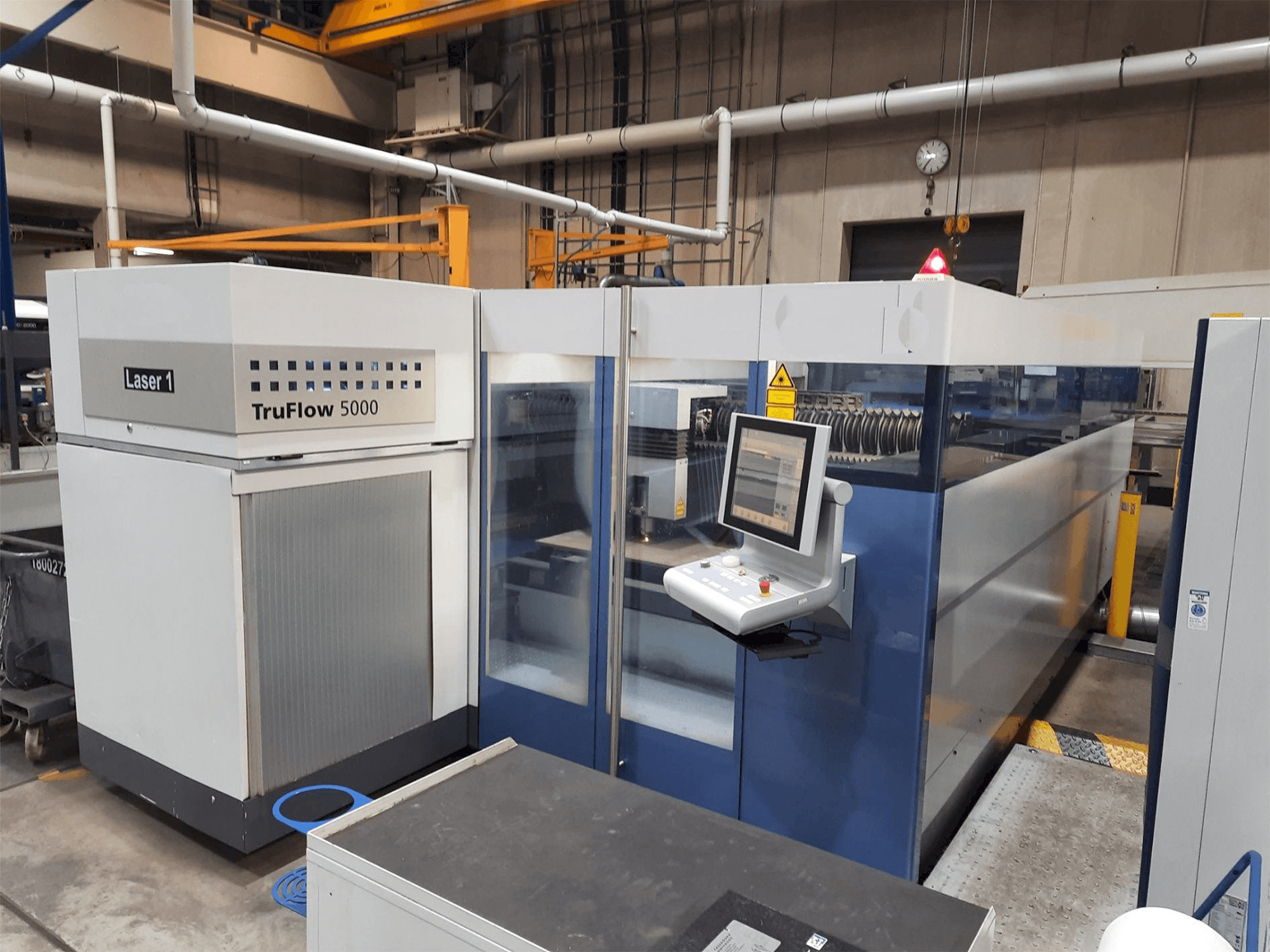 Widok z przodu maszyny Trumpf L 3030 with Liftmaster