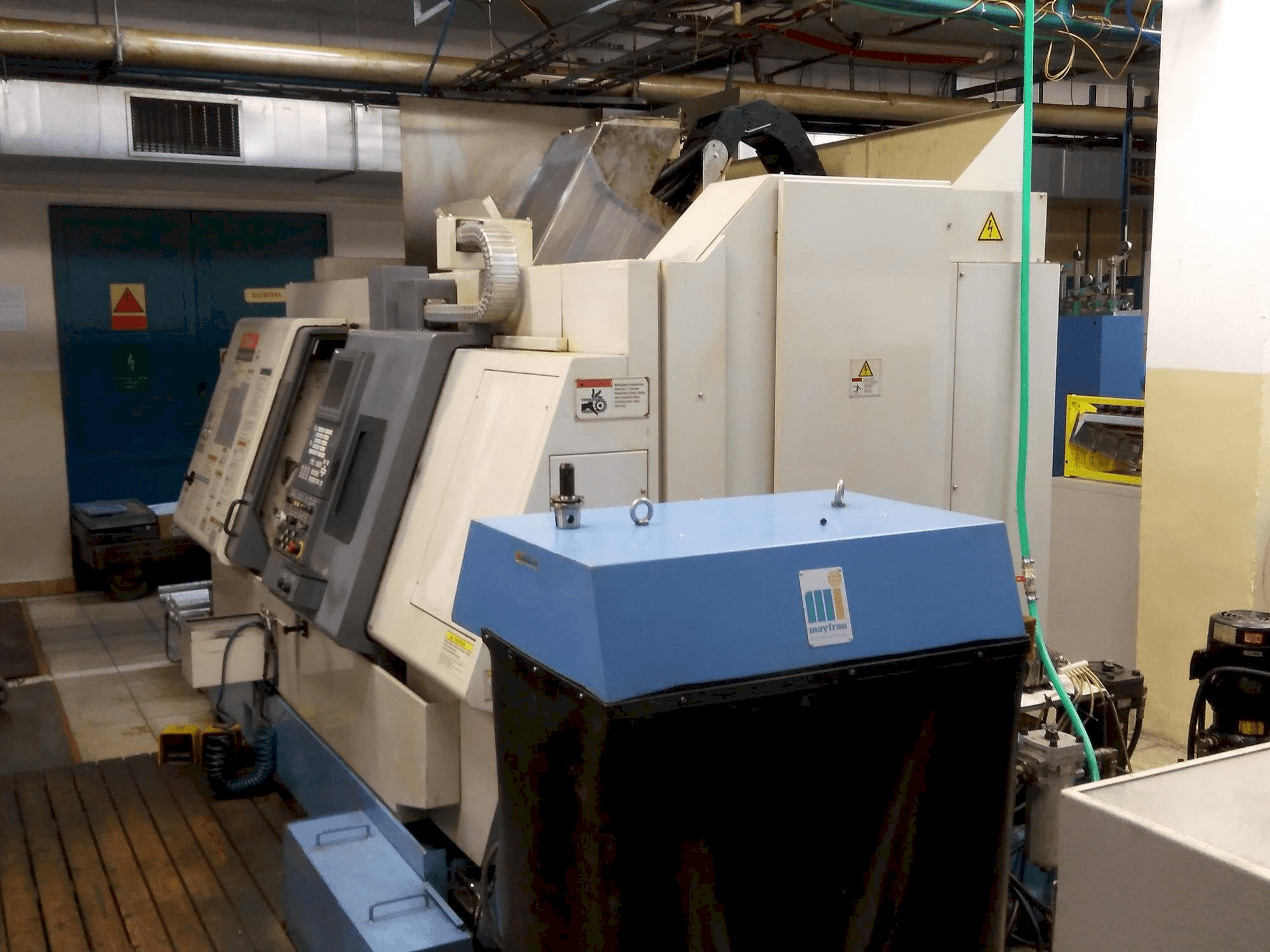 Widok z przodu maszyny Mazak Integrex 200-II SY