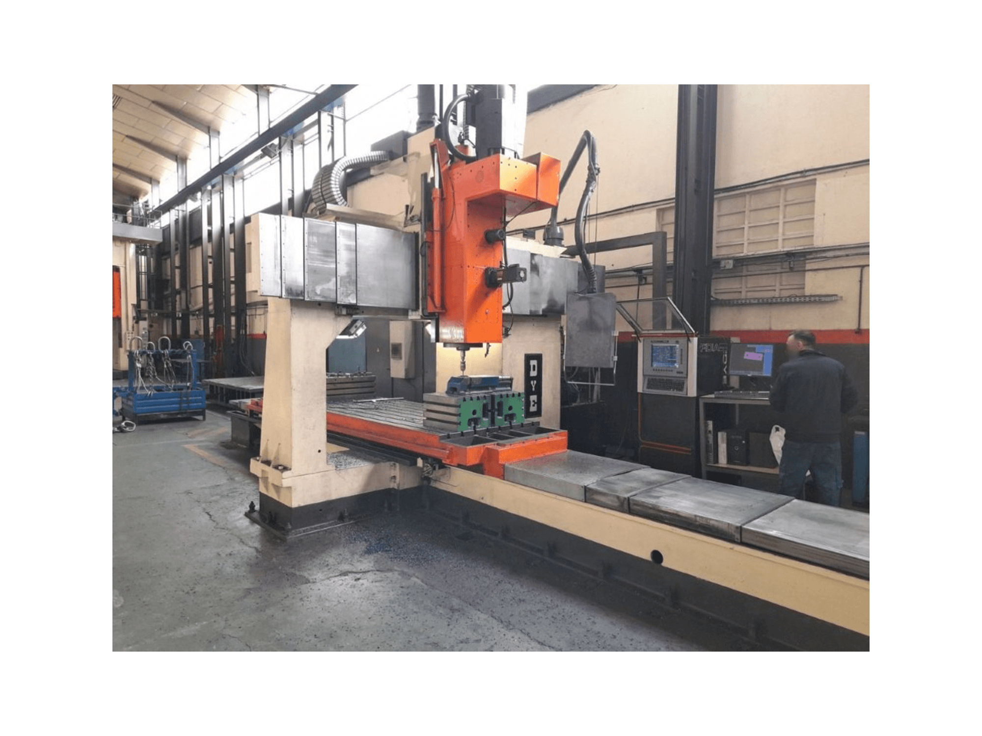 Widok z przodu maszyny DYE FBF-C-N/C