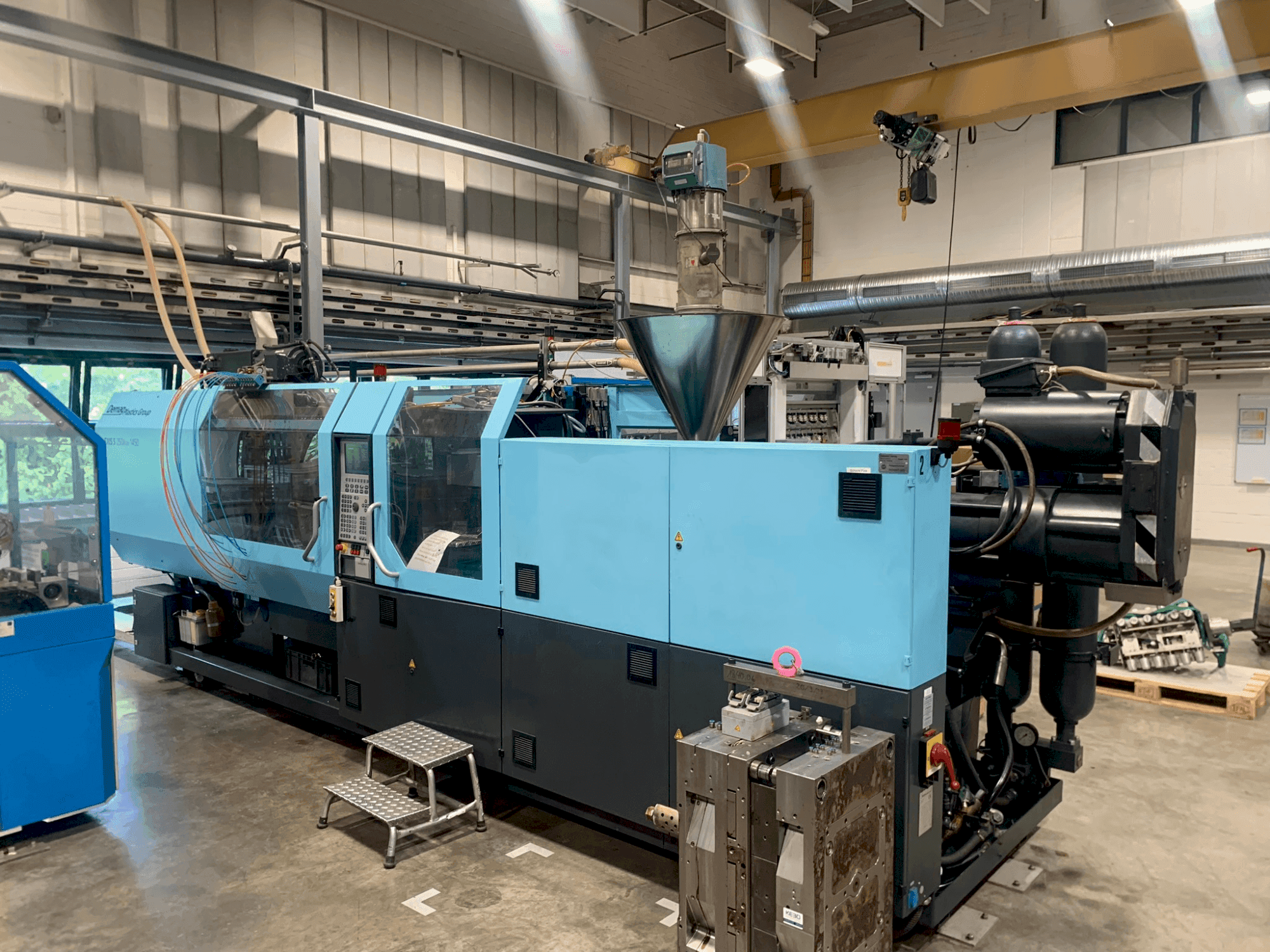 Widok z przodu maszyny DEMAG EL-Exis S 250/630-1450