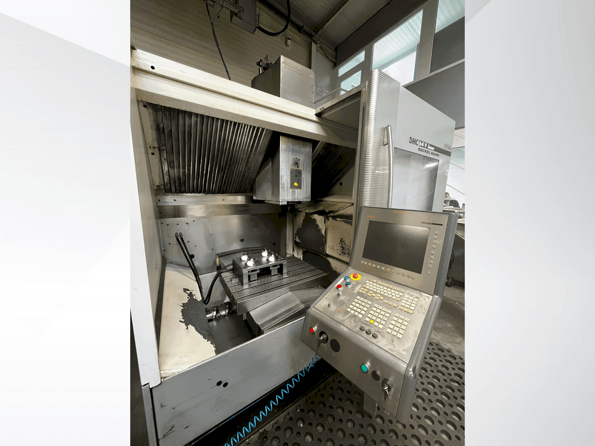 Widok z przodu maszyny DMG DECKEL MAHO DMC 64V linear