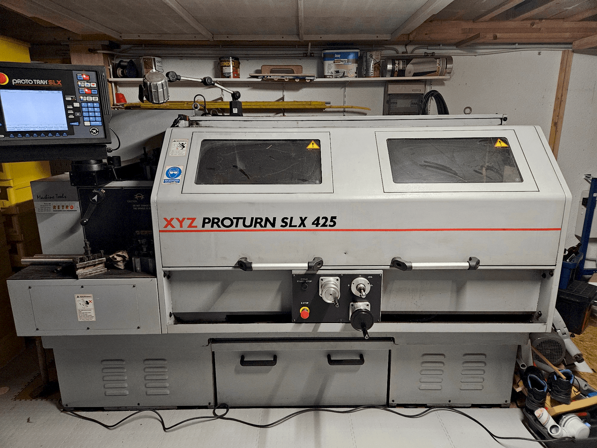 Widok z przodu maszyny XYZ Proturn SLX 425