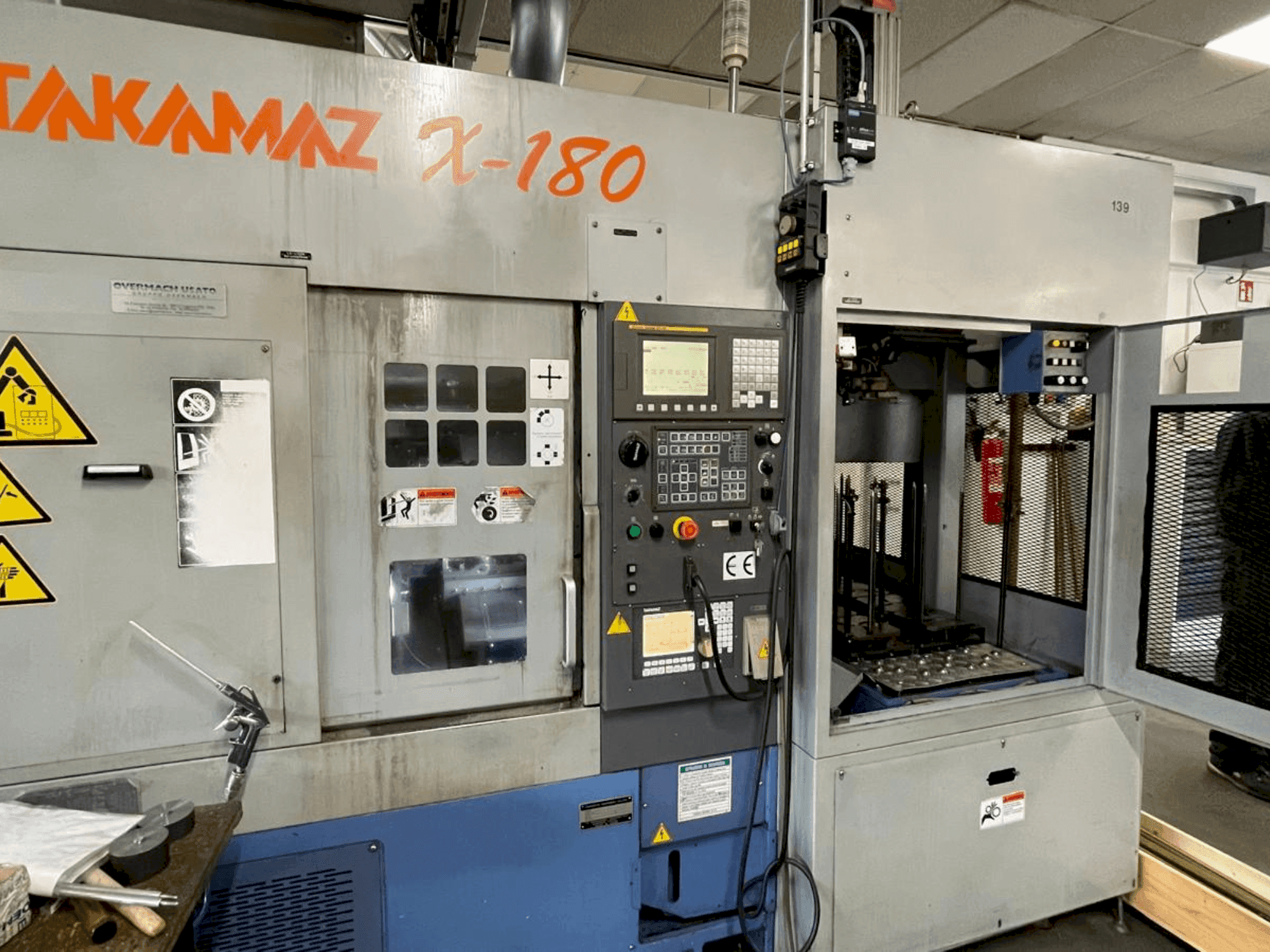 Widok z przodu maszyny Takamaz X-180