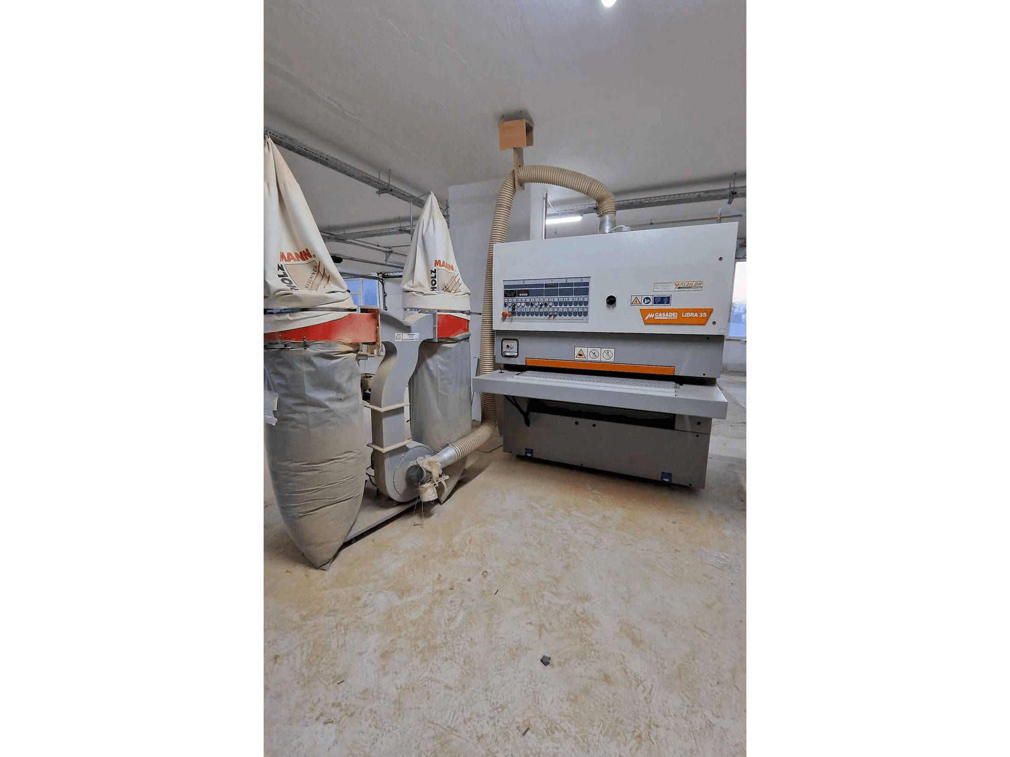 Widok z przodu maszyny CASADEI LIBRA 35