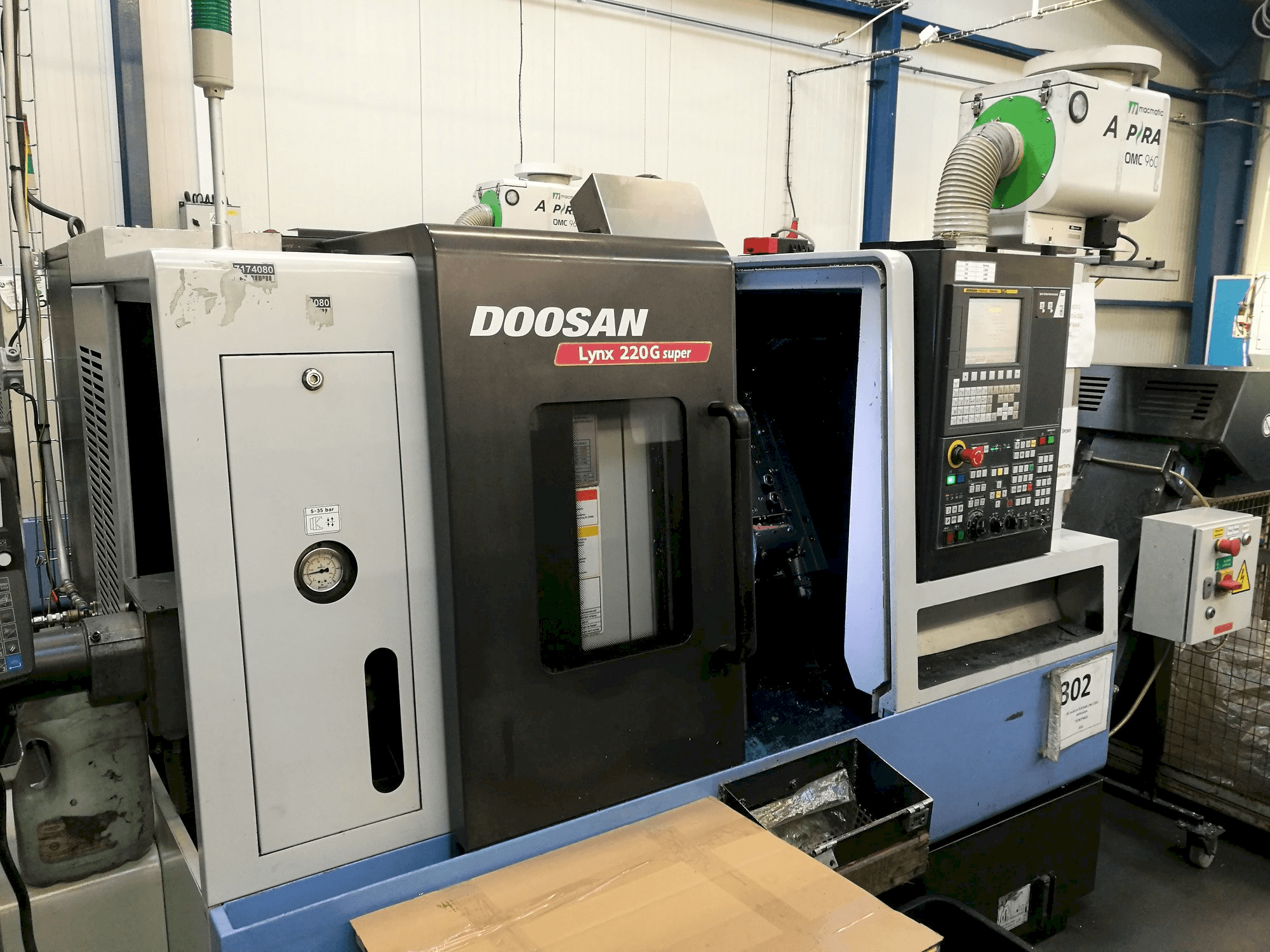 Widok z przodu maszyny Doosan Lynx 220GA
