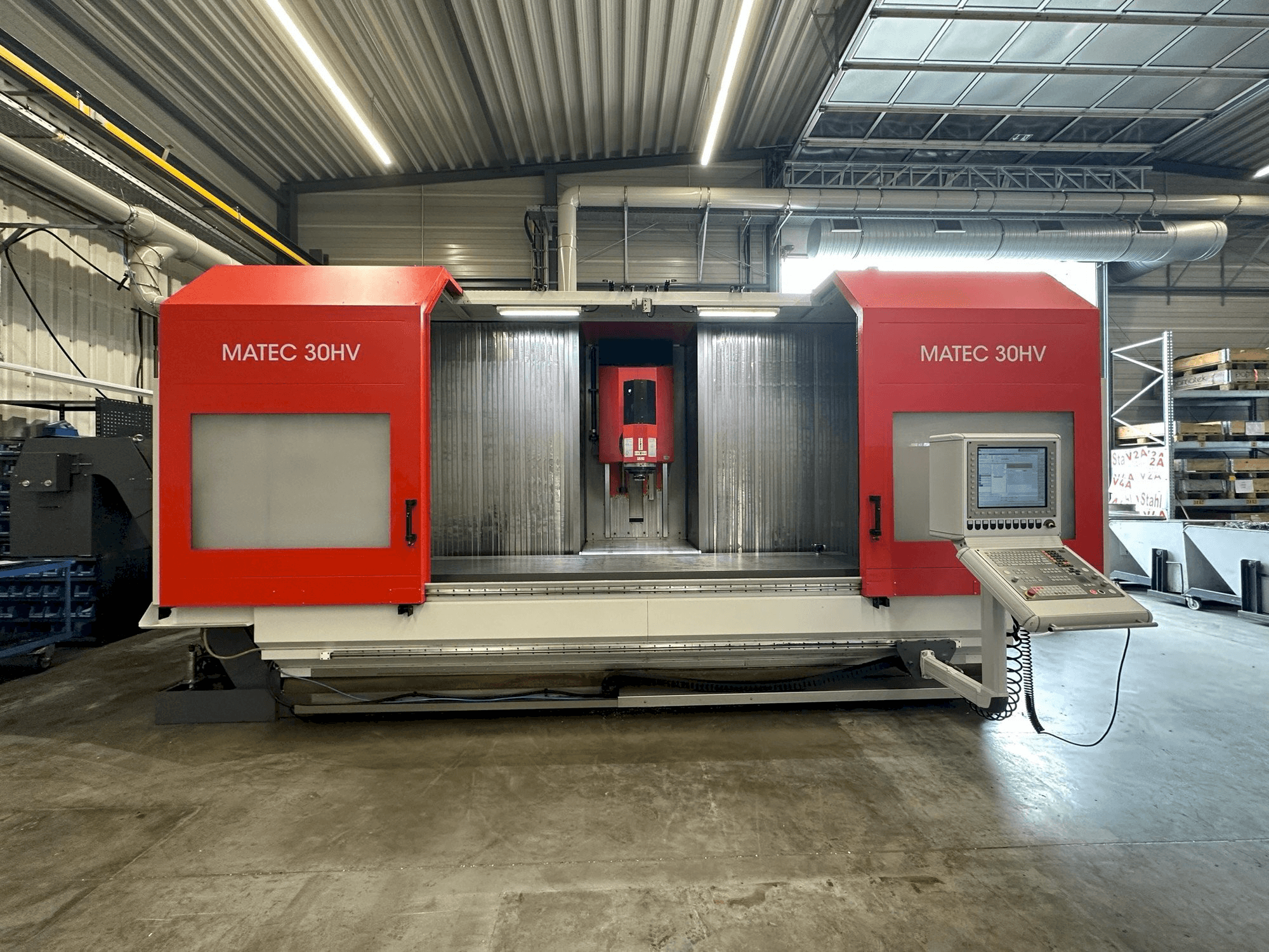 Widok z przodu maszyny Matec 30HV