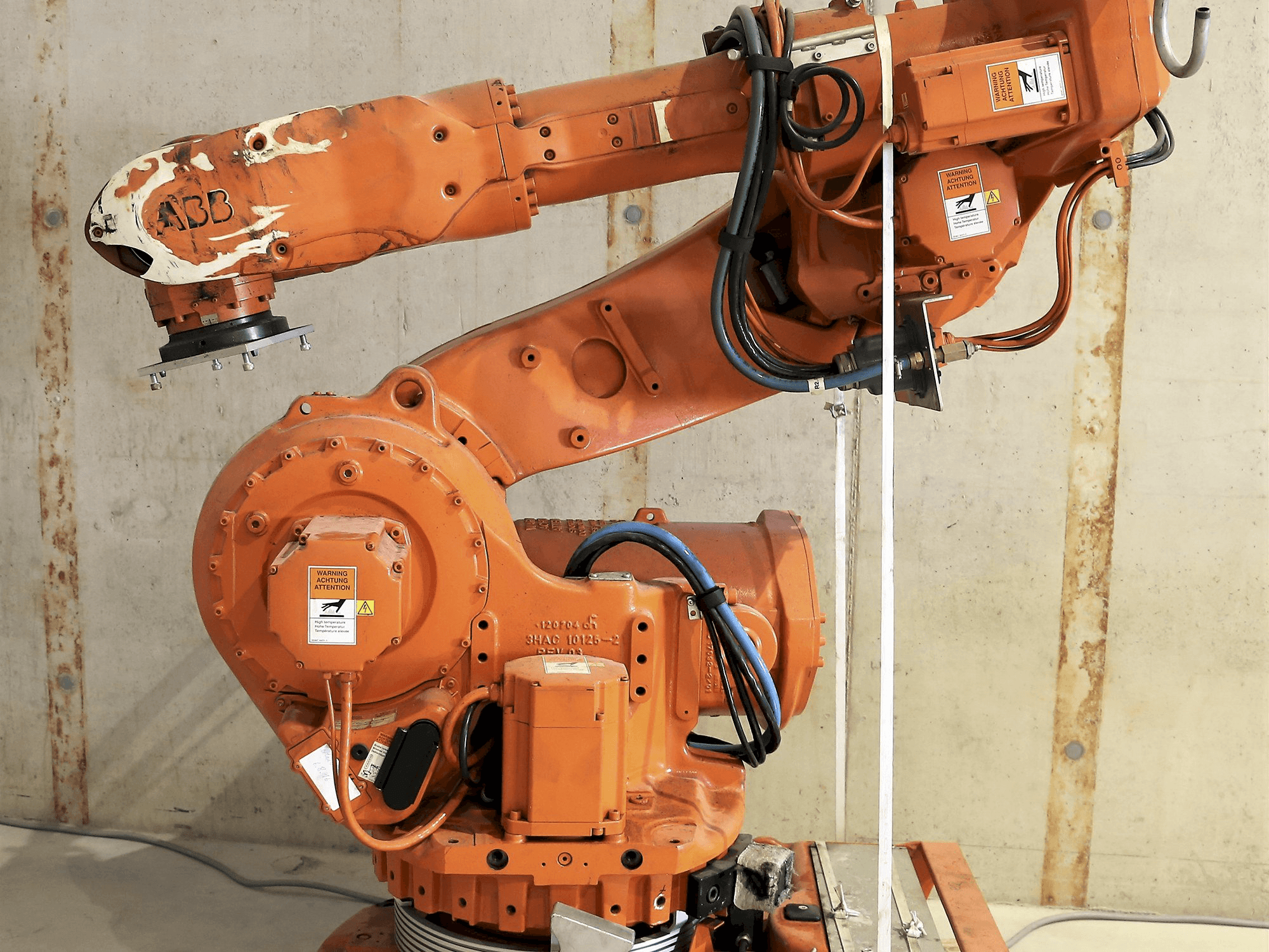 Widok z przodu maszyny ABB 6600