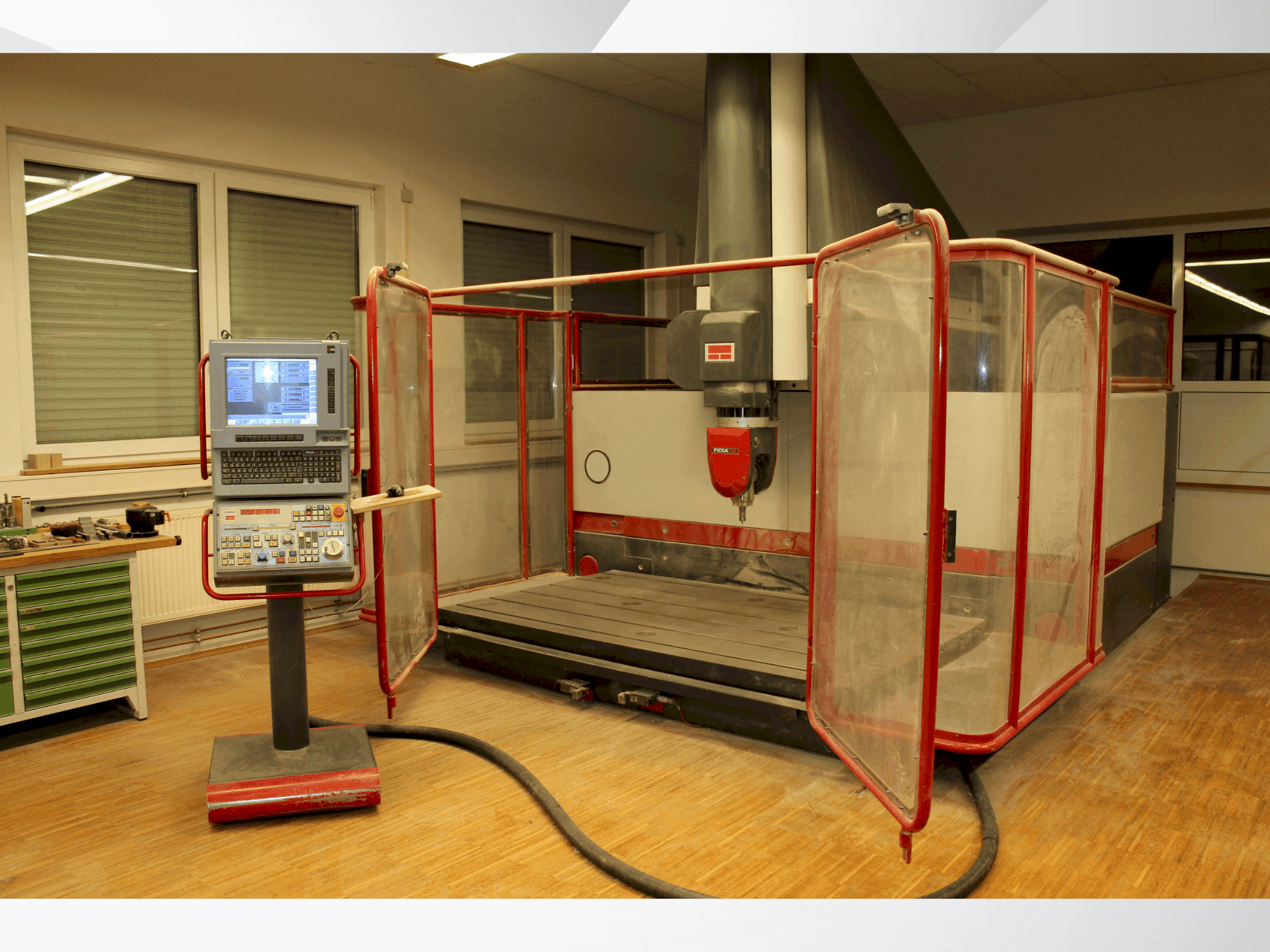 Widok z przodu maszyny Fidia Digit 218