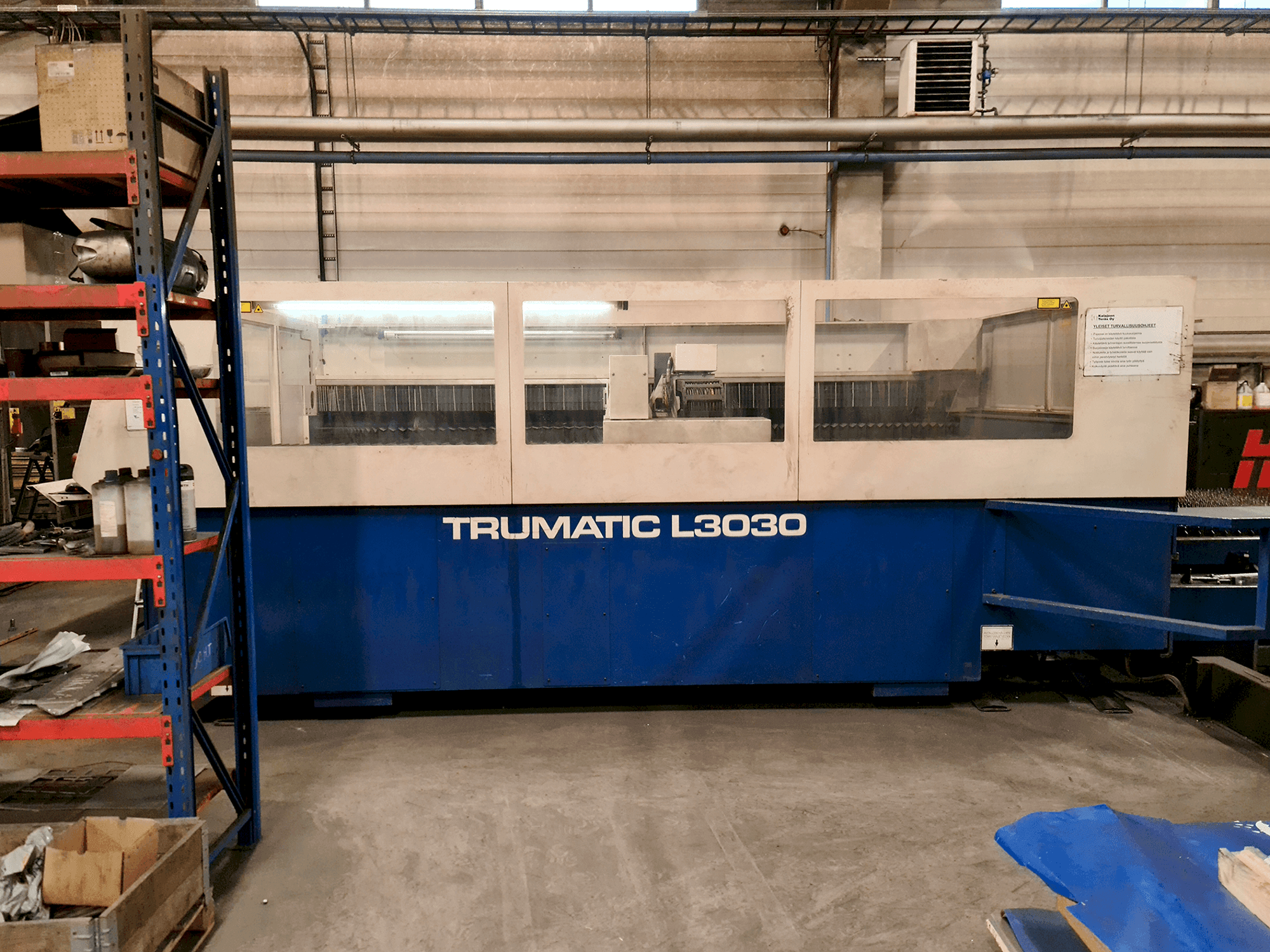 Widok z przodu maszyny Trumpf Trumatic L3030 4kW