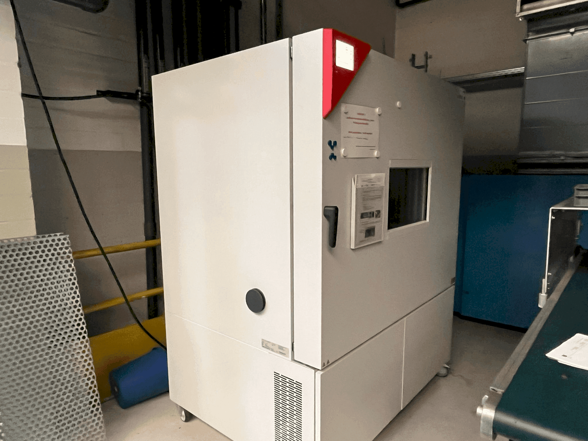 Widok z przodu maszyny BINDER MKFT 720