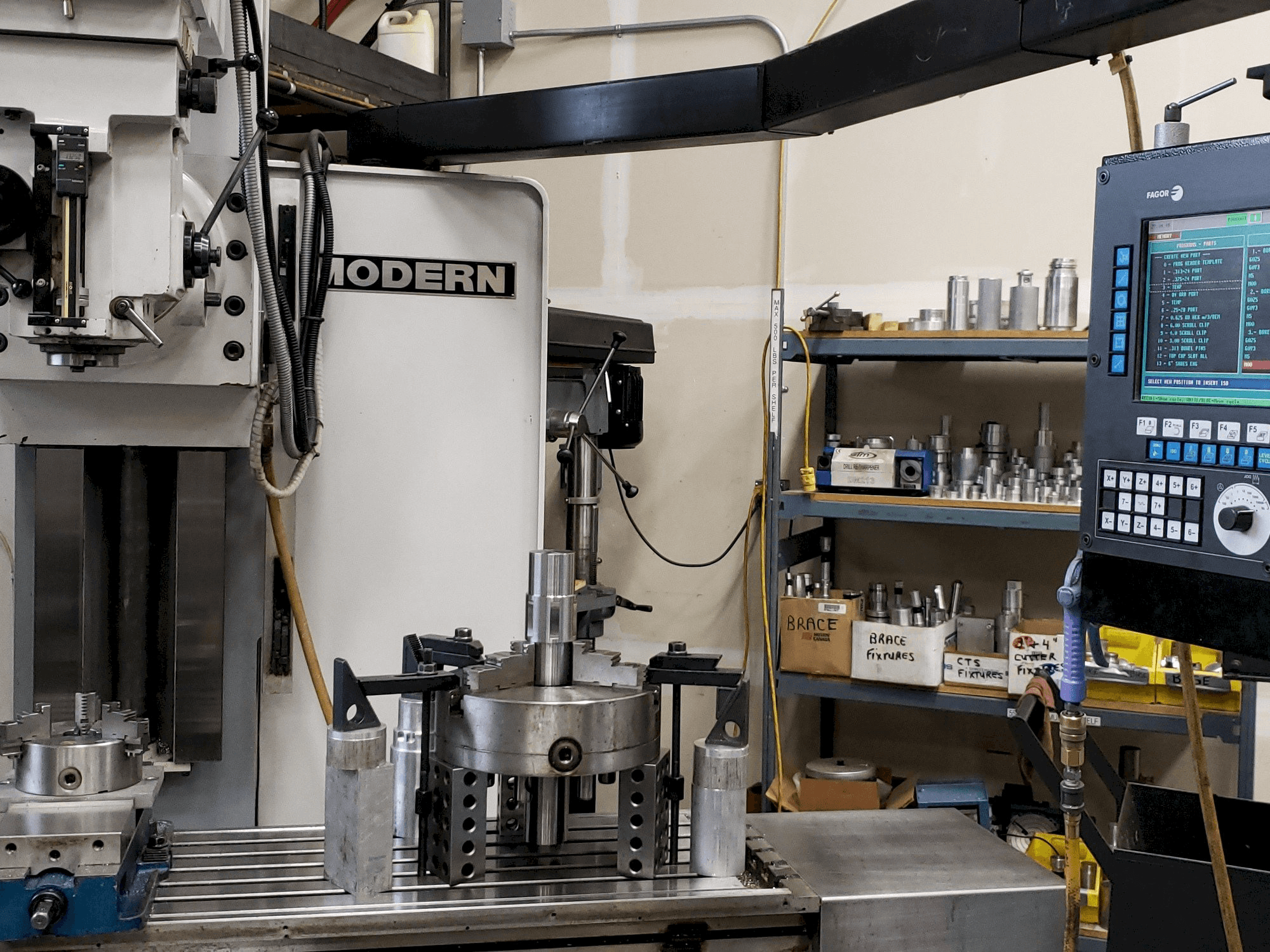 Widok z przodu maszyny Modern MB 20