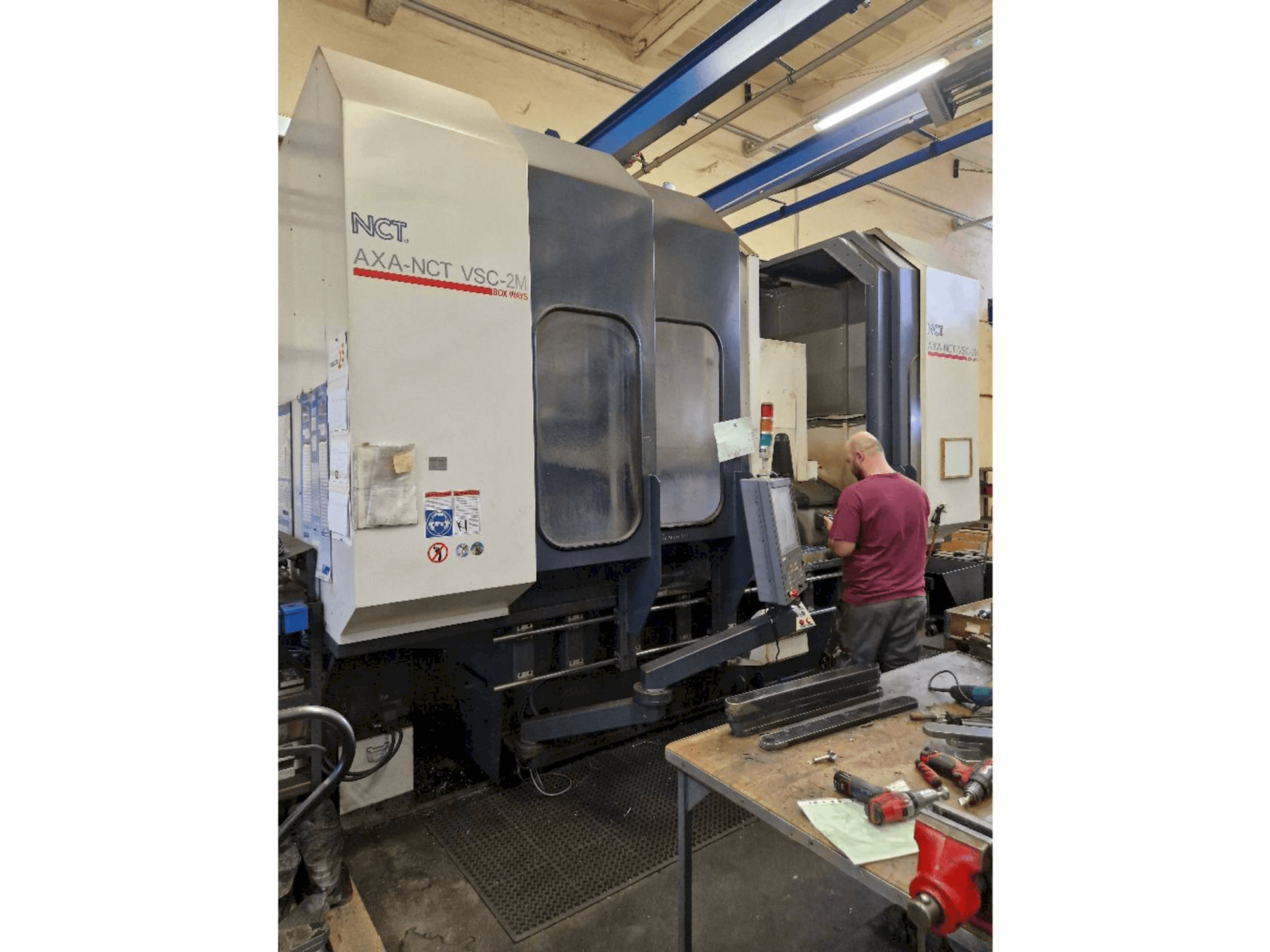 Widok z przodu maszyny AXA NCT VSC-2M