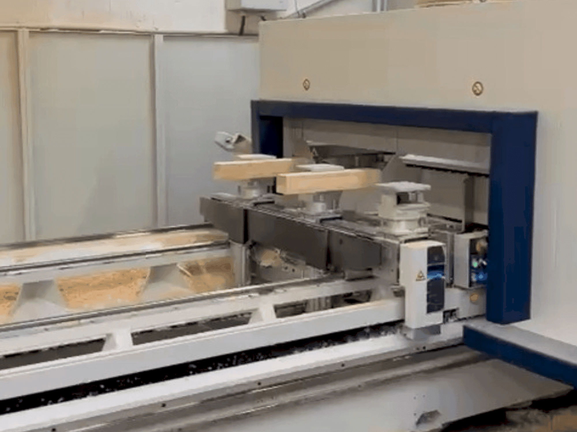 Widok z przodu maszyny SCM Accord 500