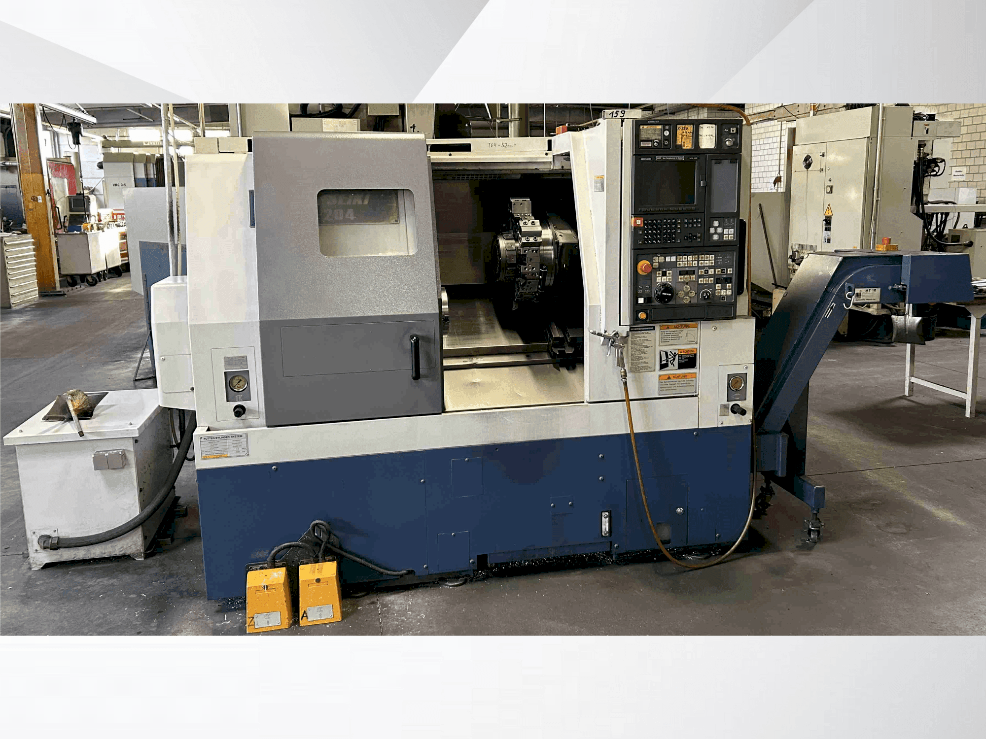 Widok z przodu maszyny MORI SEIKI SL-204 MC