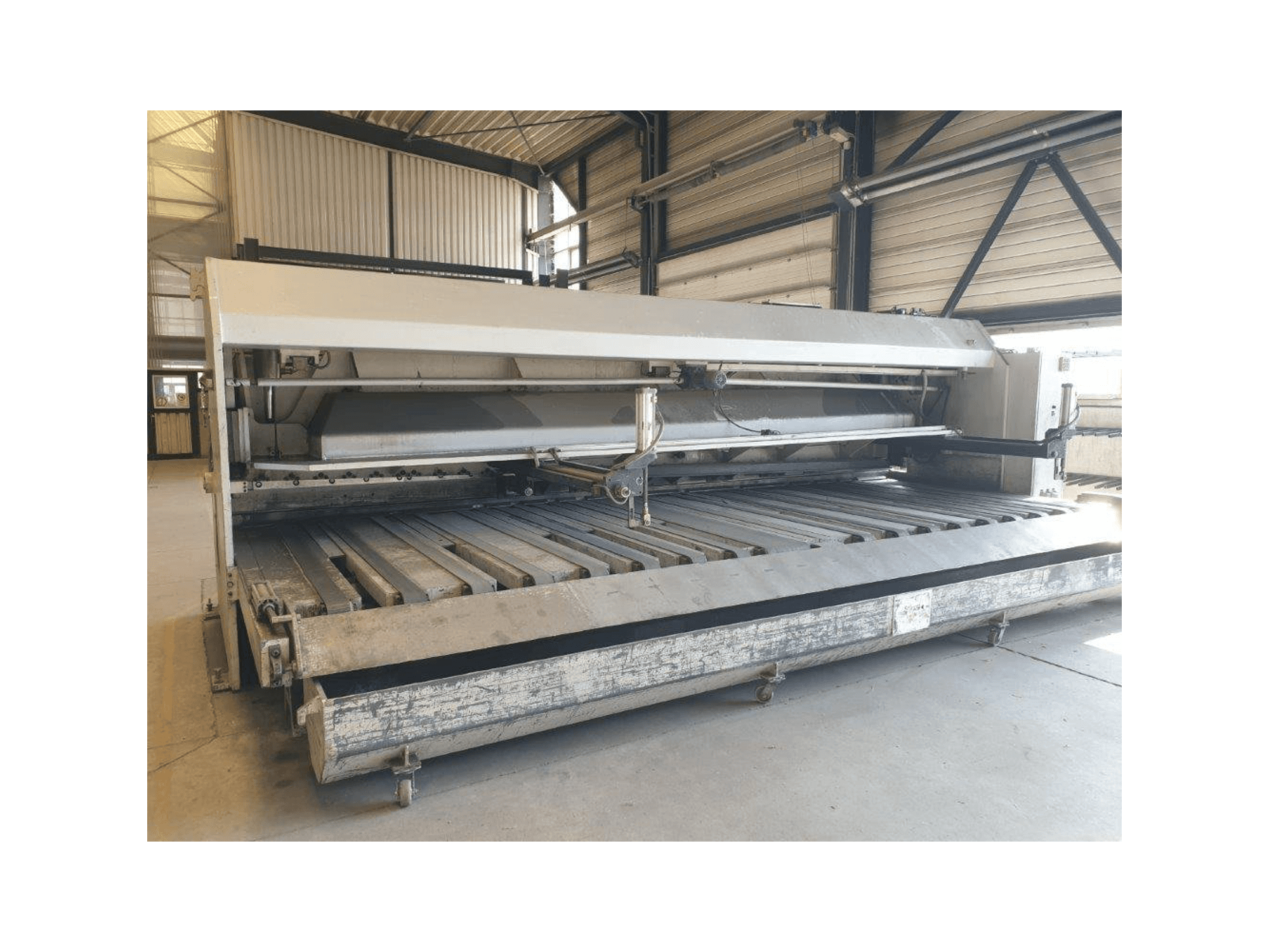 Widok z przodu maszyny Weinbrenner TSV 6 / 6100