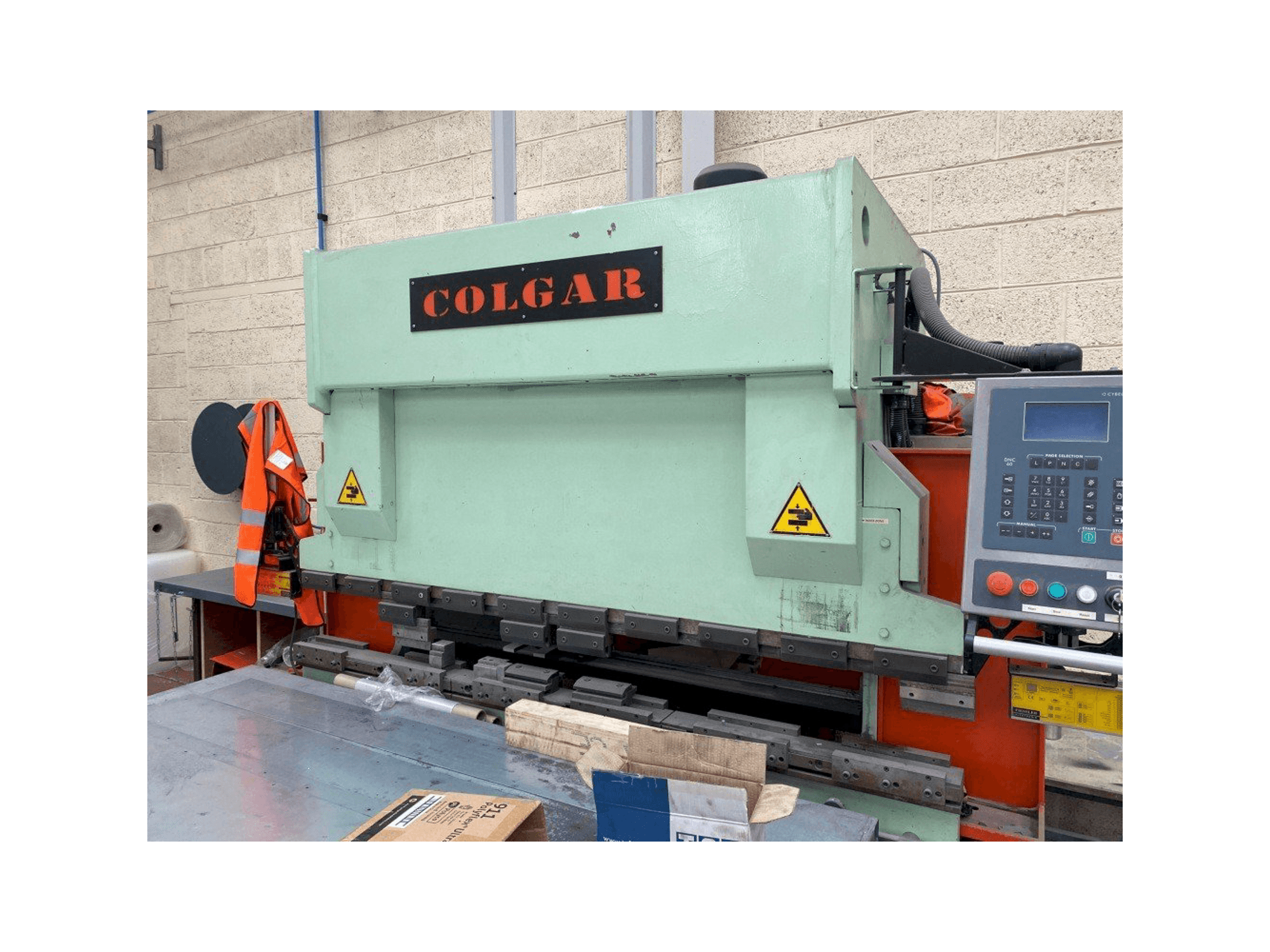 Widok z przodu maszyny Colgar PI 316/21