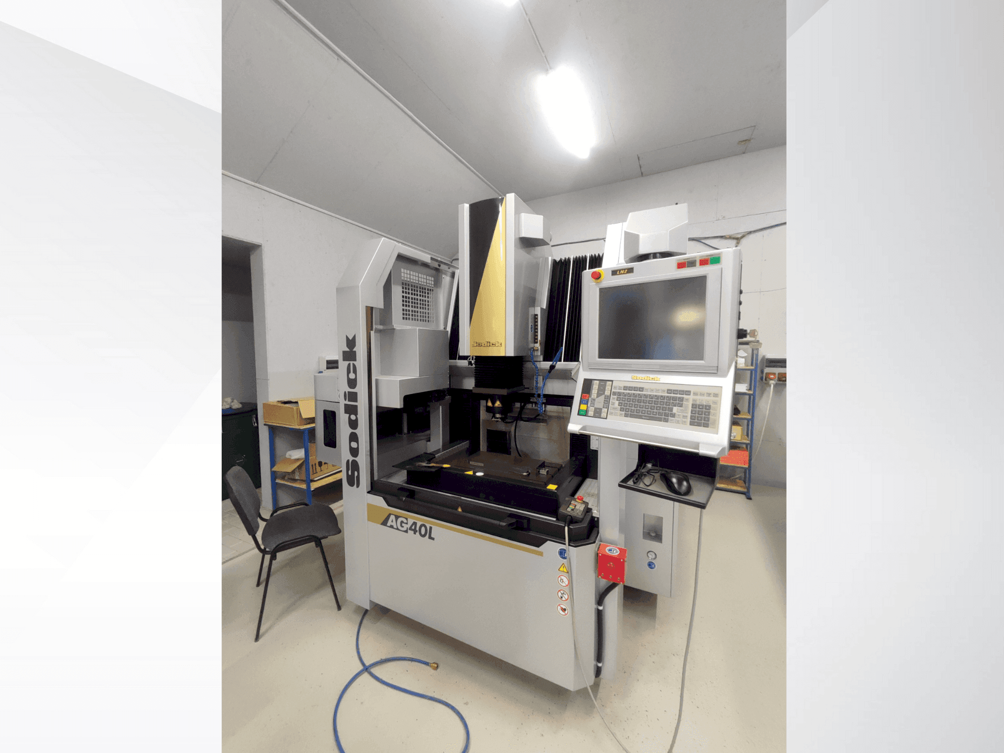 Widok z przodu maszyny Sodick AG40L