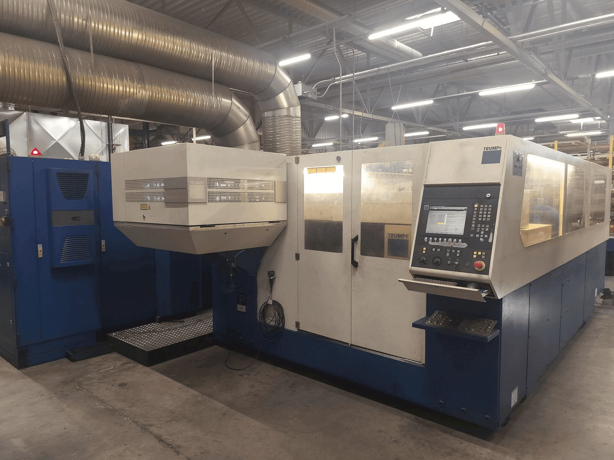 Widok z przodu maszyny TRUMPF Trulaser 3030 (2008)