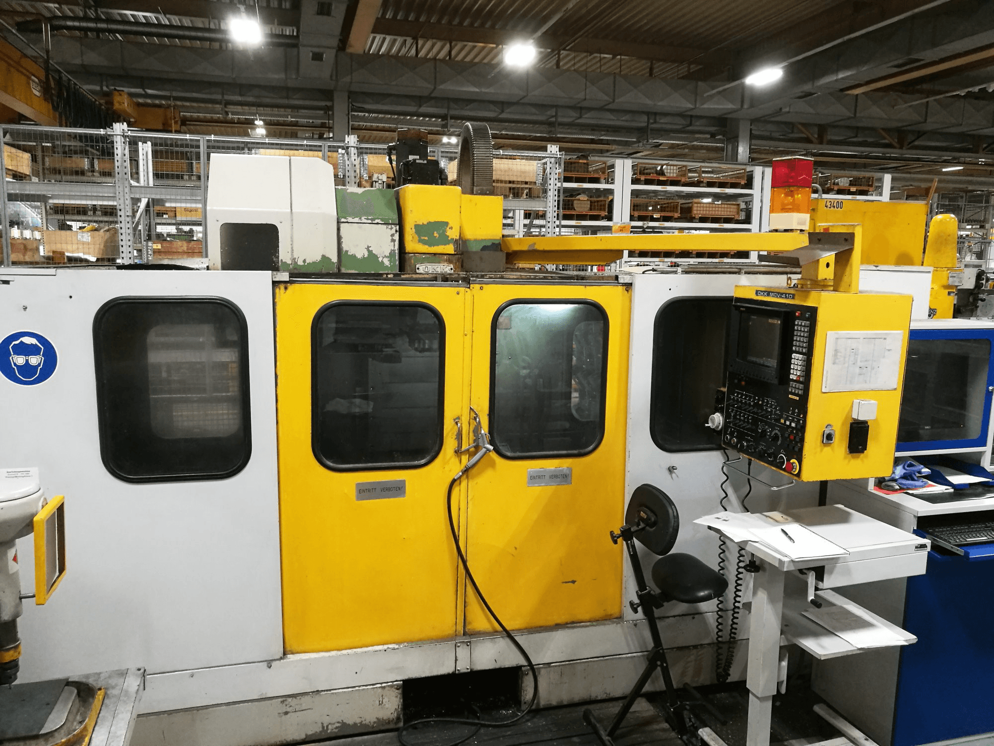 Widok z przodu 1 maszyny OKK MCV-410