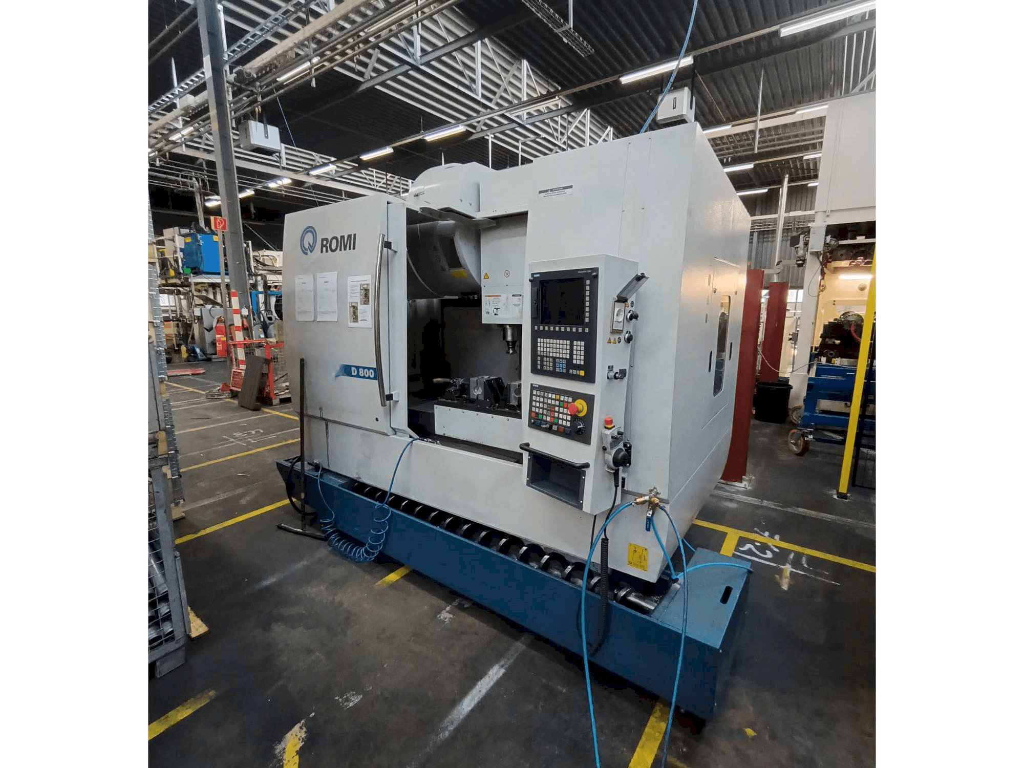 Widok z przodu maszyny Romi D800