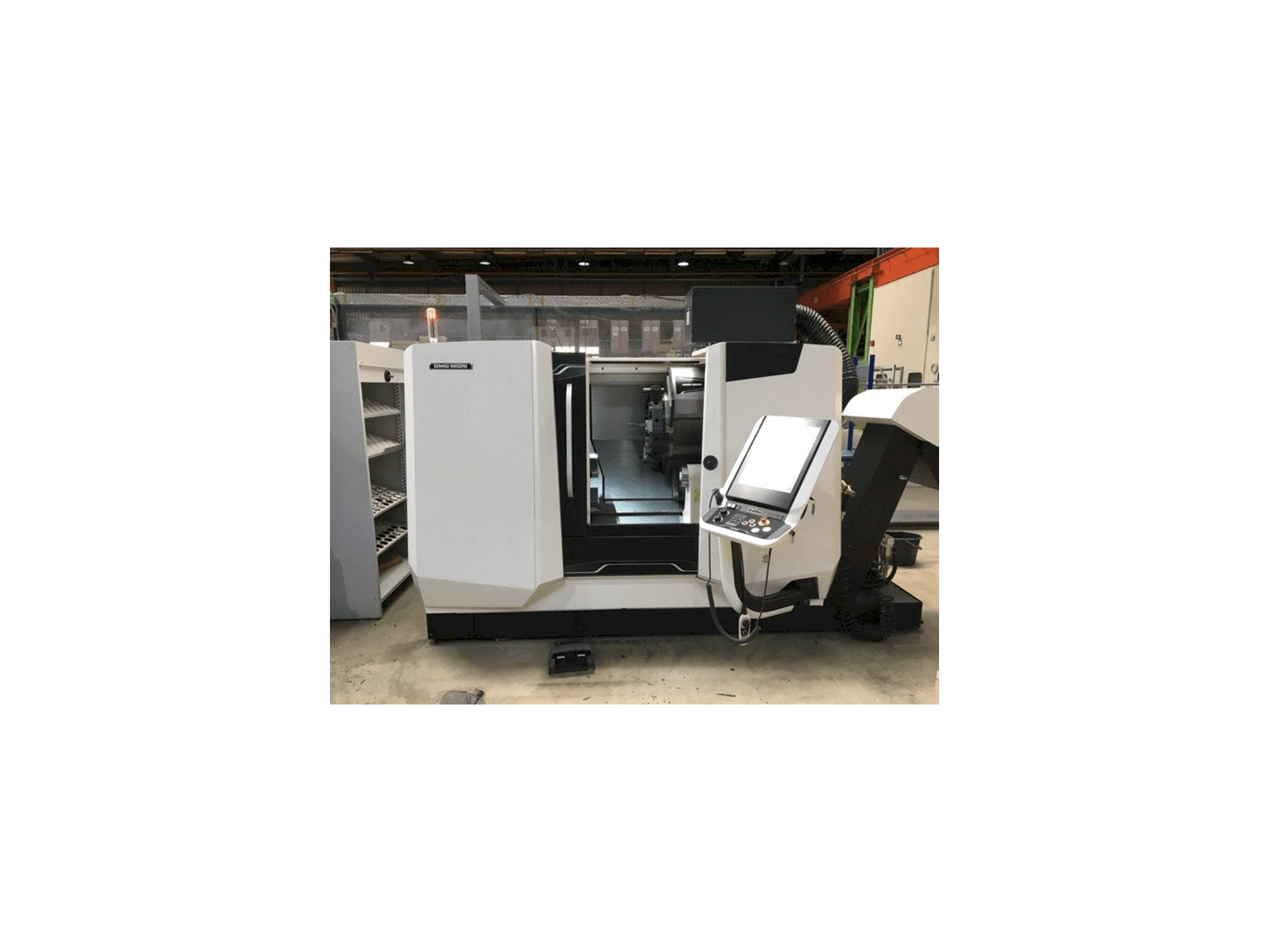 Widok z przodu maszyny DMG MORI CLX 450