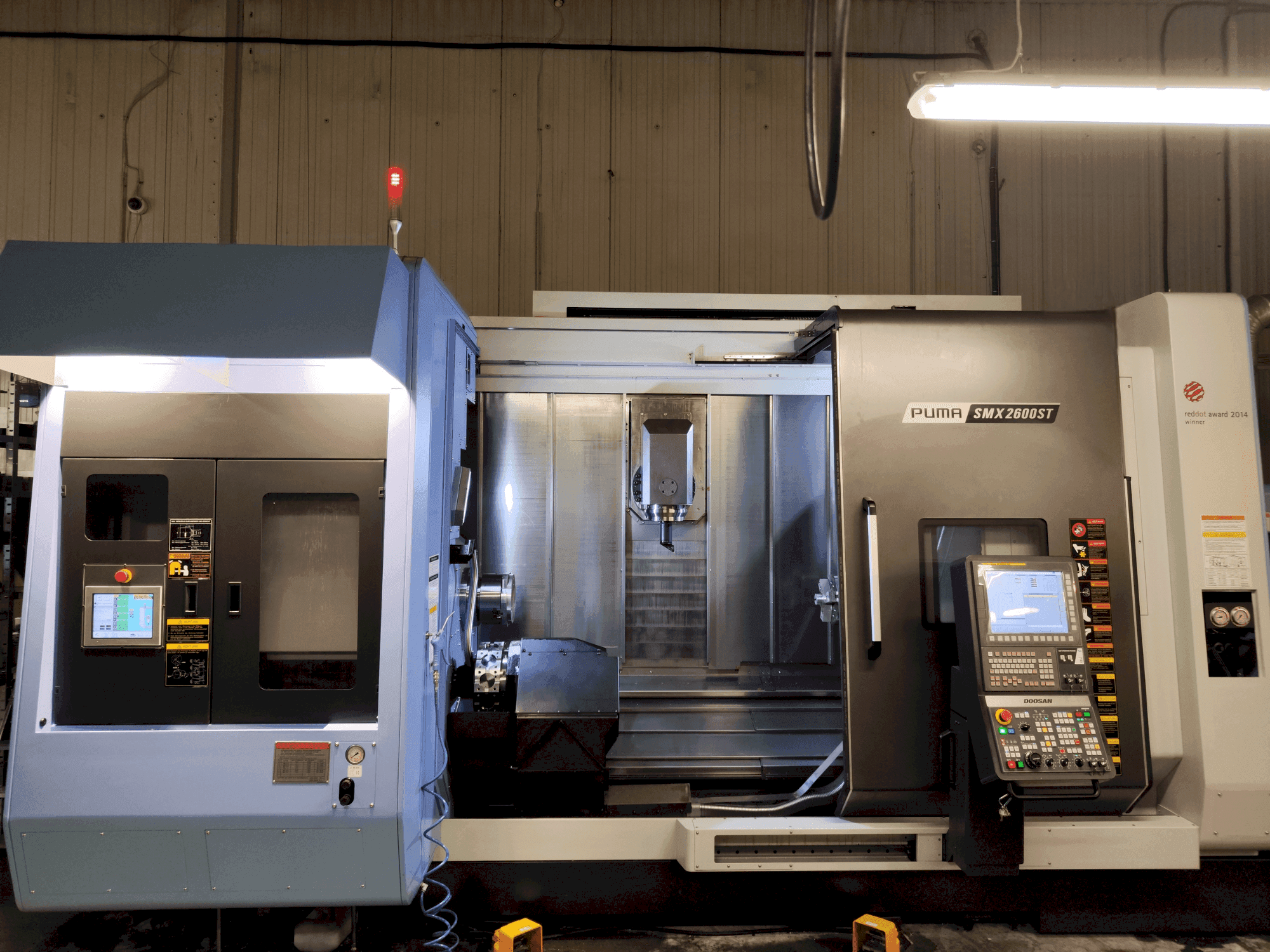 Widok z przodu maszyny DOOSAN Puma SMX 2600 ST