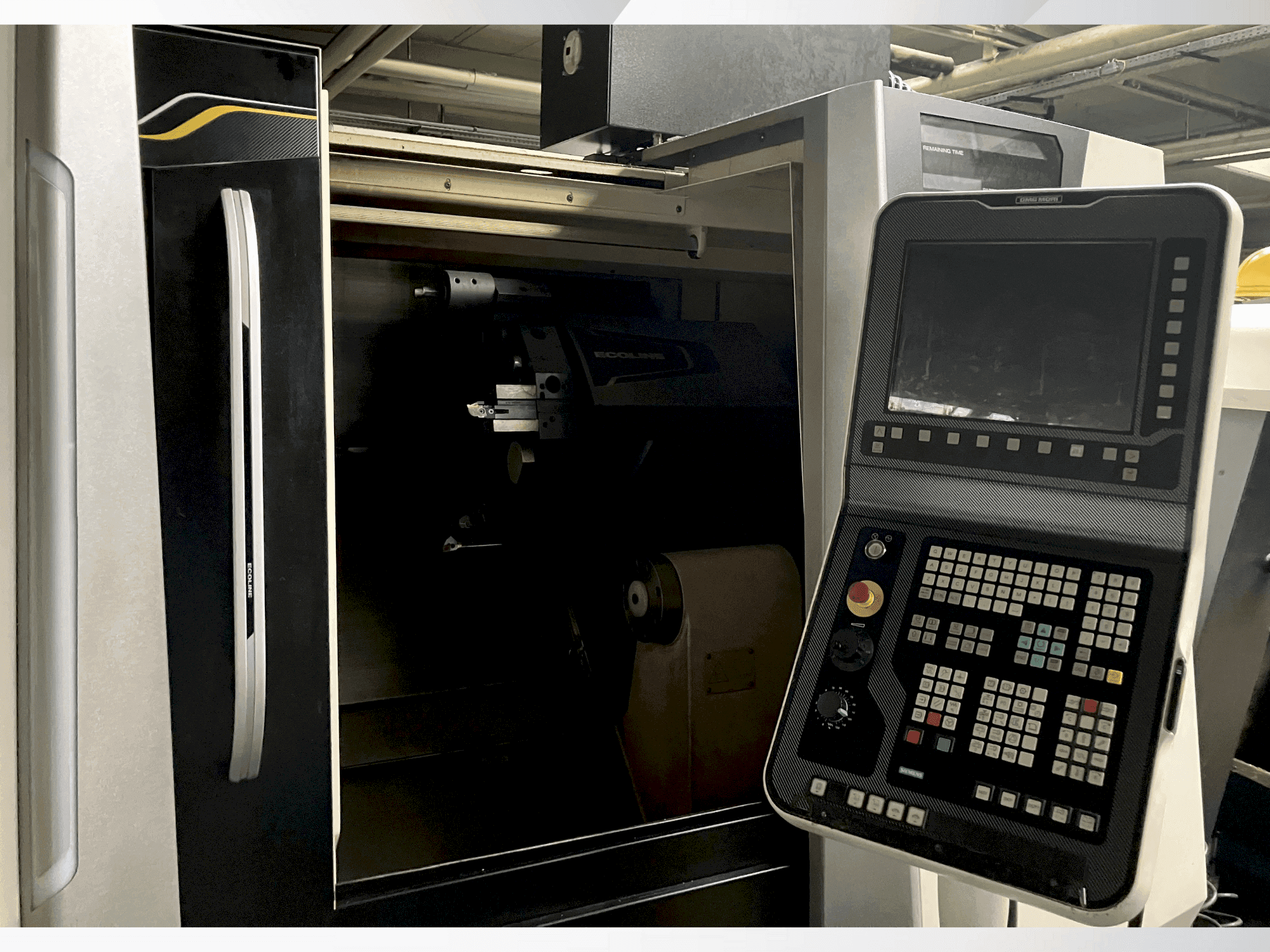 Widok z przodu maszyny DMG MORI ecoTurn 450 V1