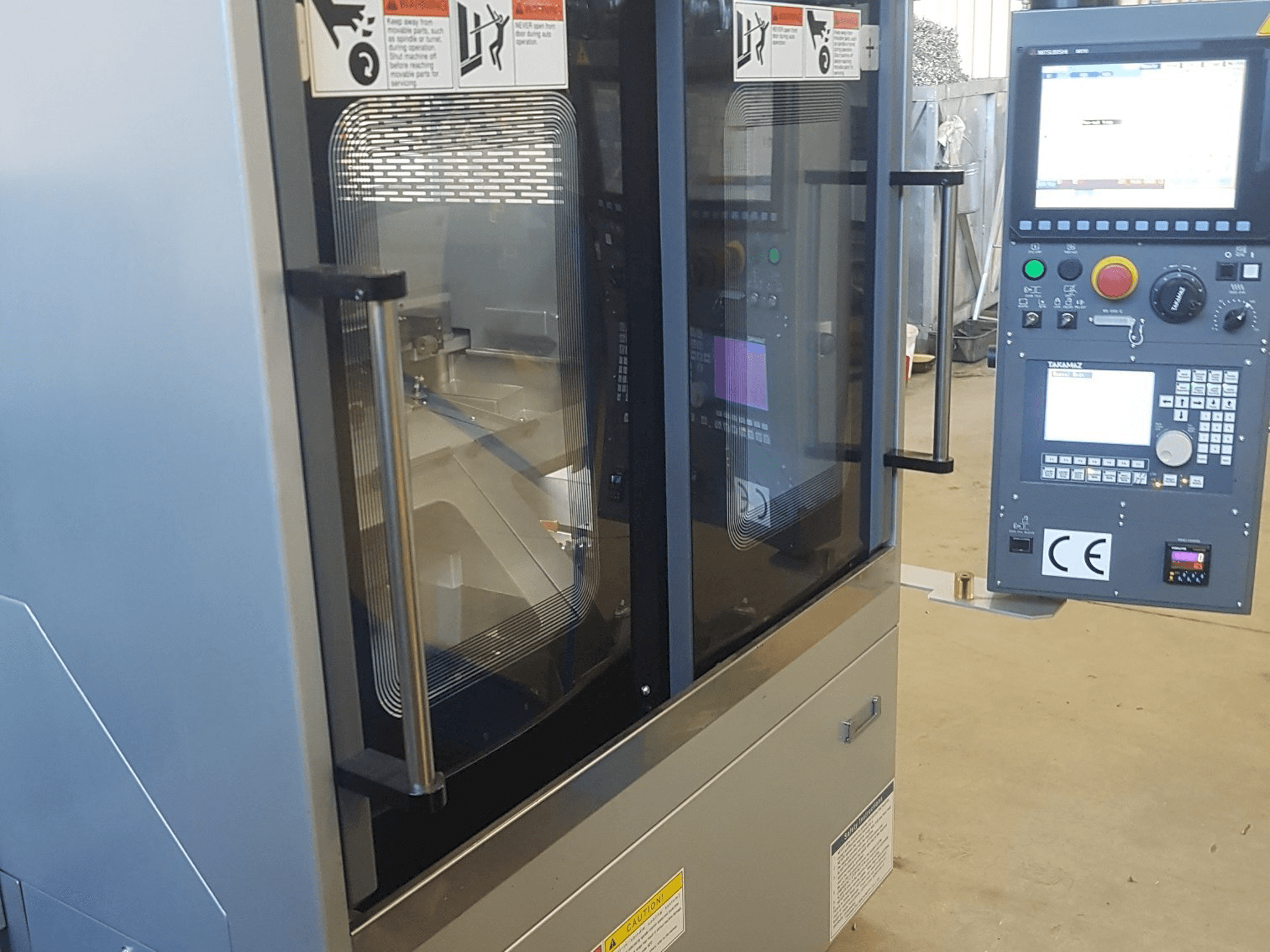 Widok z przodu maszyny Takamaz XW-30 Plus