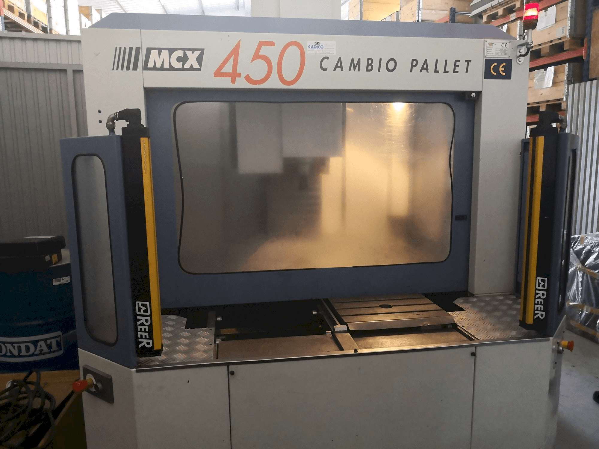 Widok z przodu maszyny FAMUP MCX 450