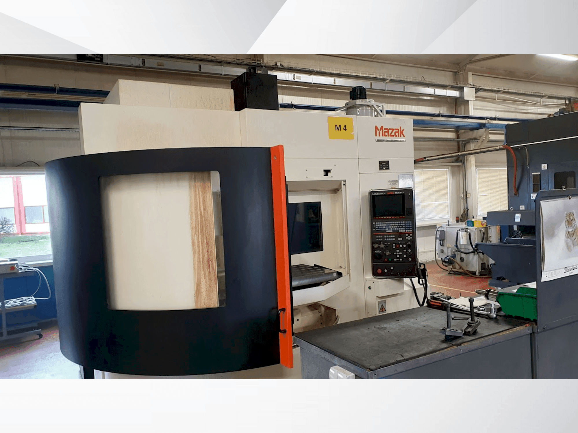 Widok z boku maszyny Mazak VCS 530C-2PC