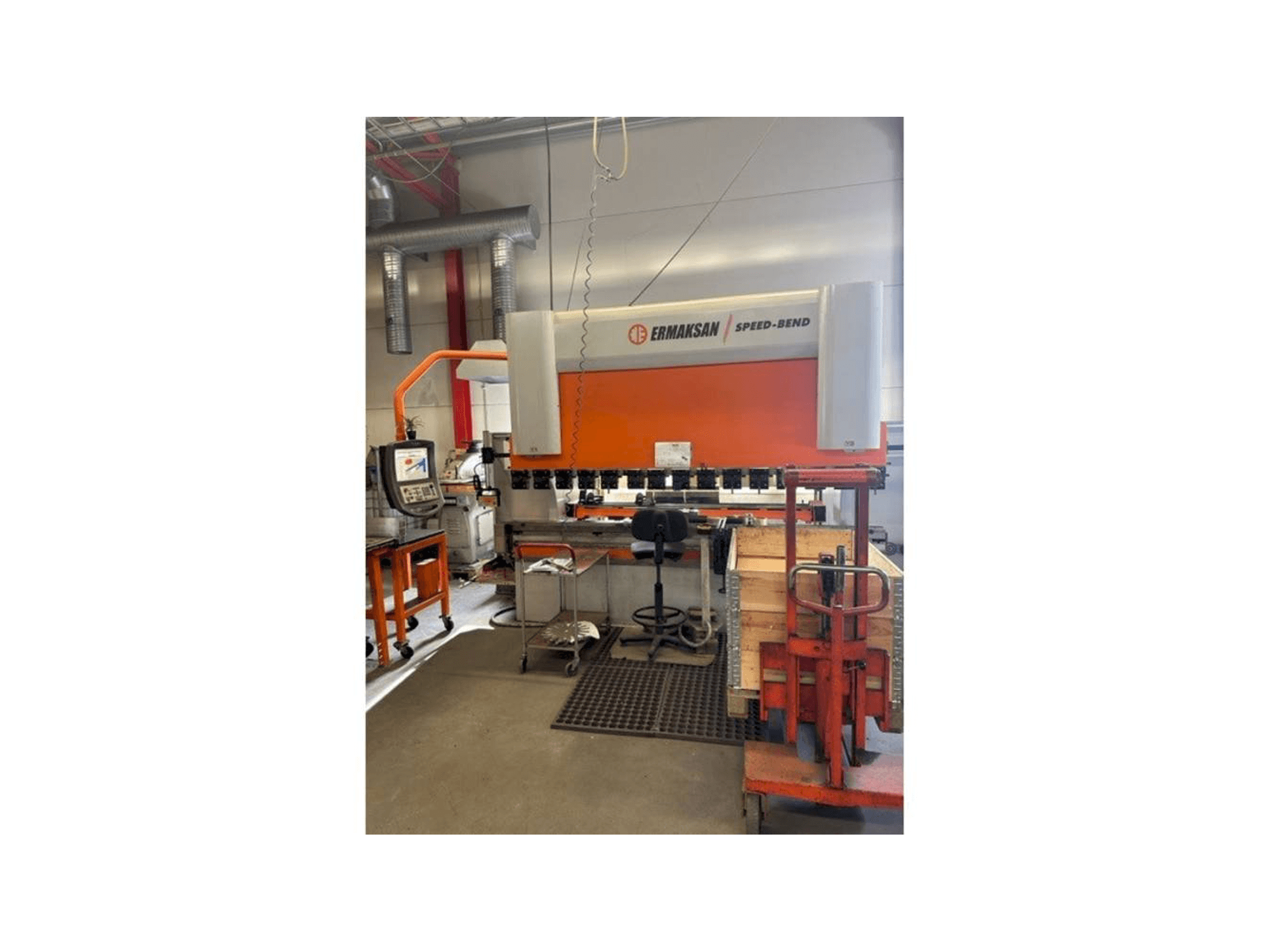 Widok z przodu maszyny ERMAKSAN Speedbend 3135