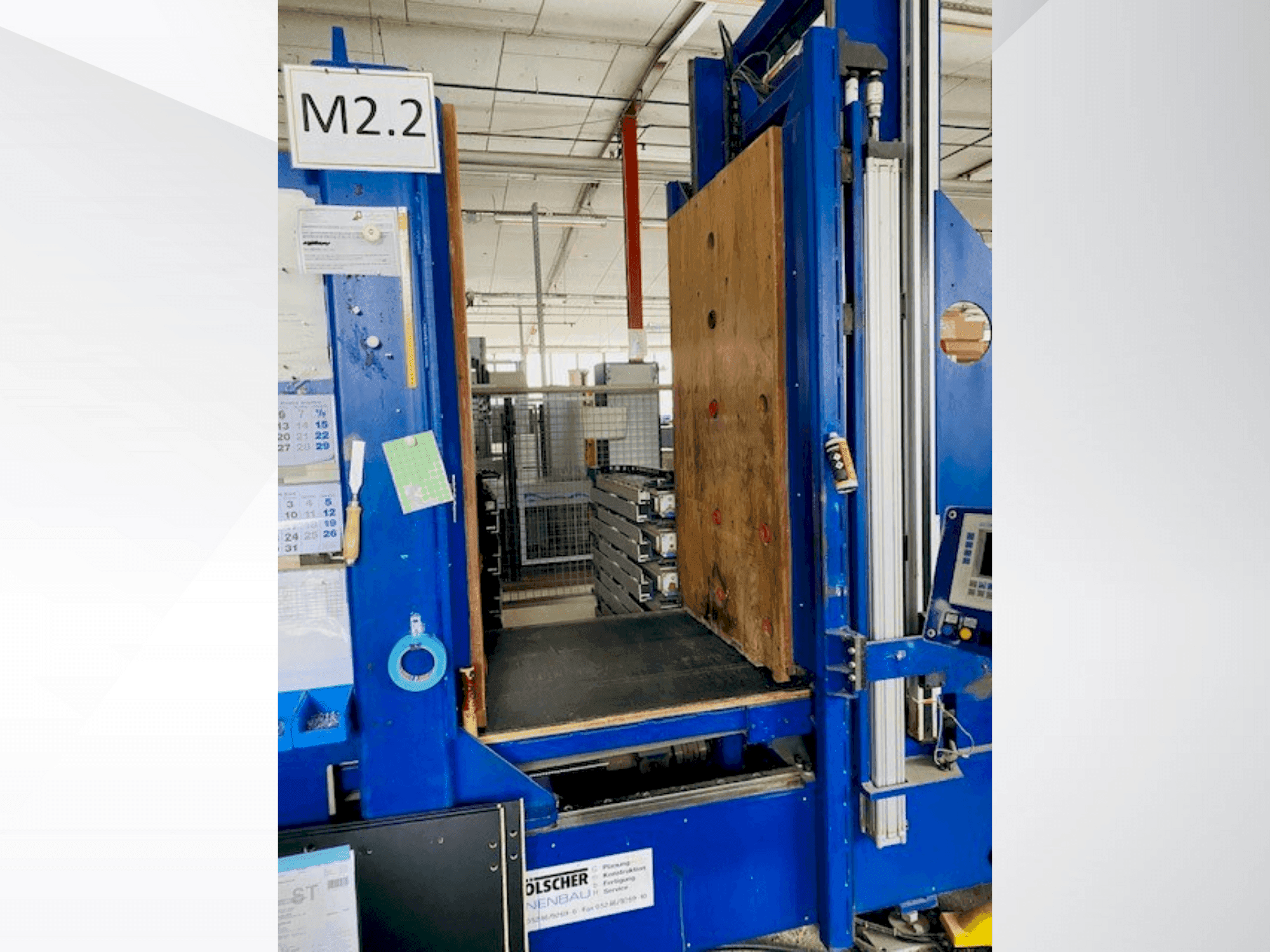 Widok z przodu maszyny Hüttenhölscher Body Press