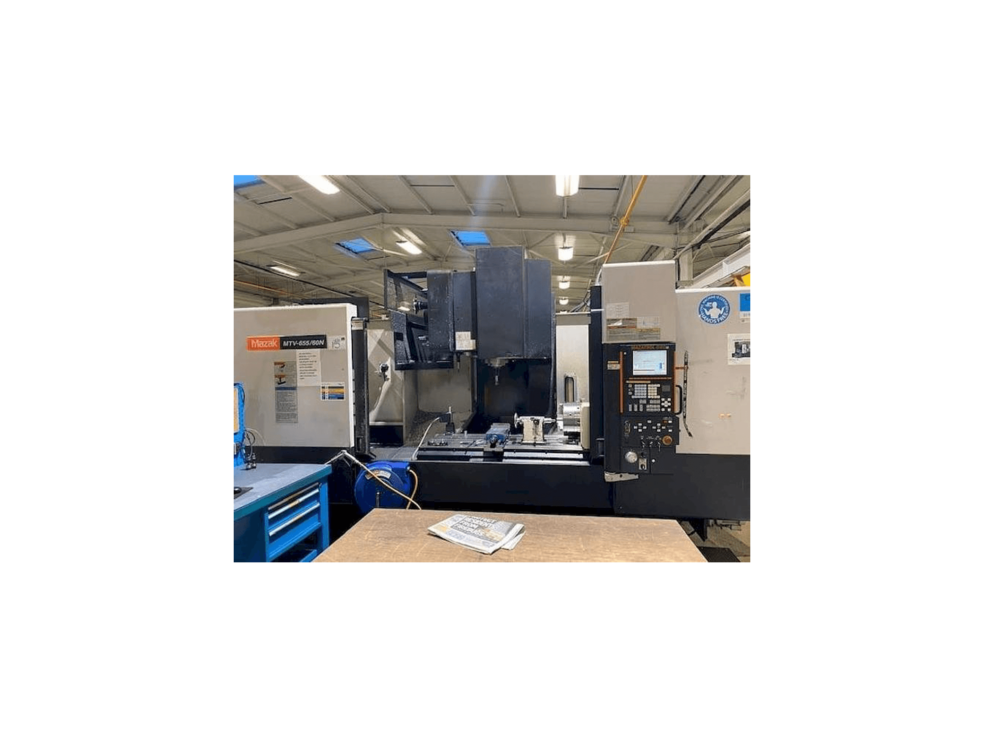 Widok z przodu maszyny Mazak MTV 655/60N