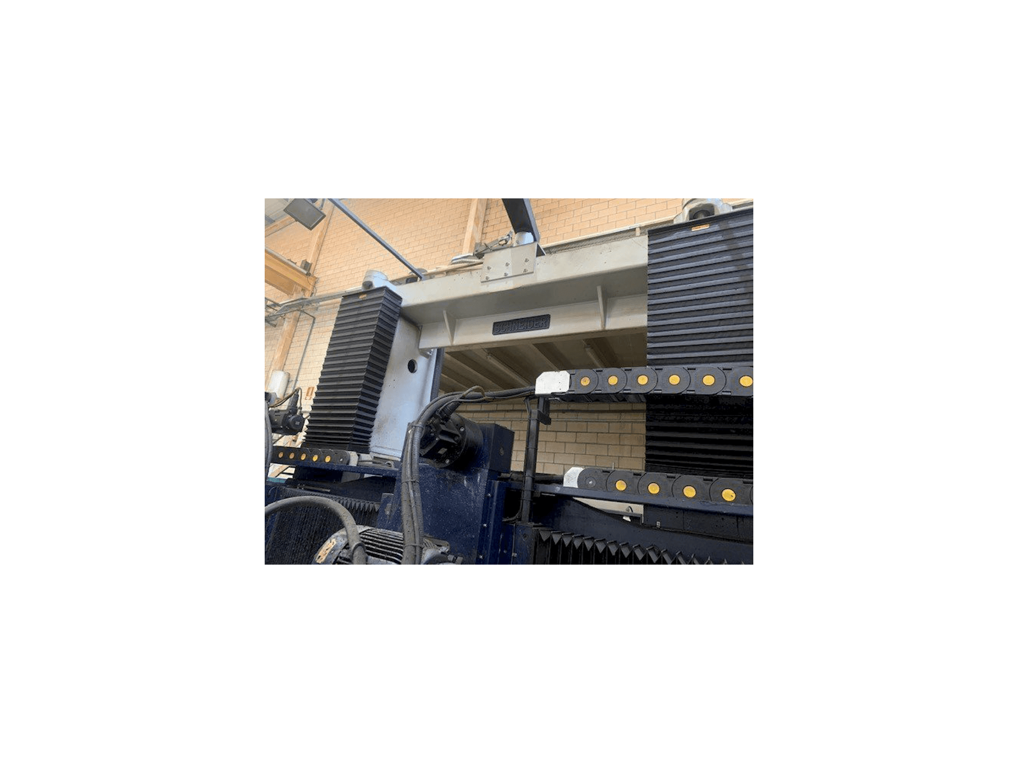 Widok z przodu maszyny Schneider DFS-4