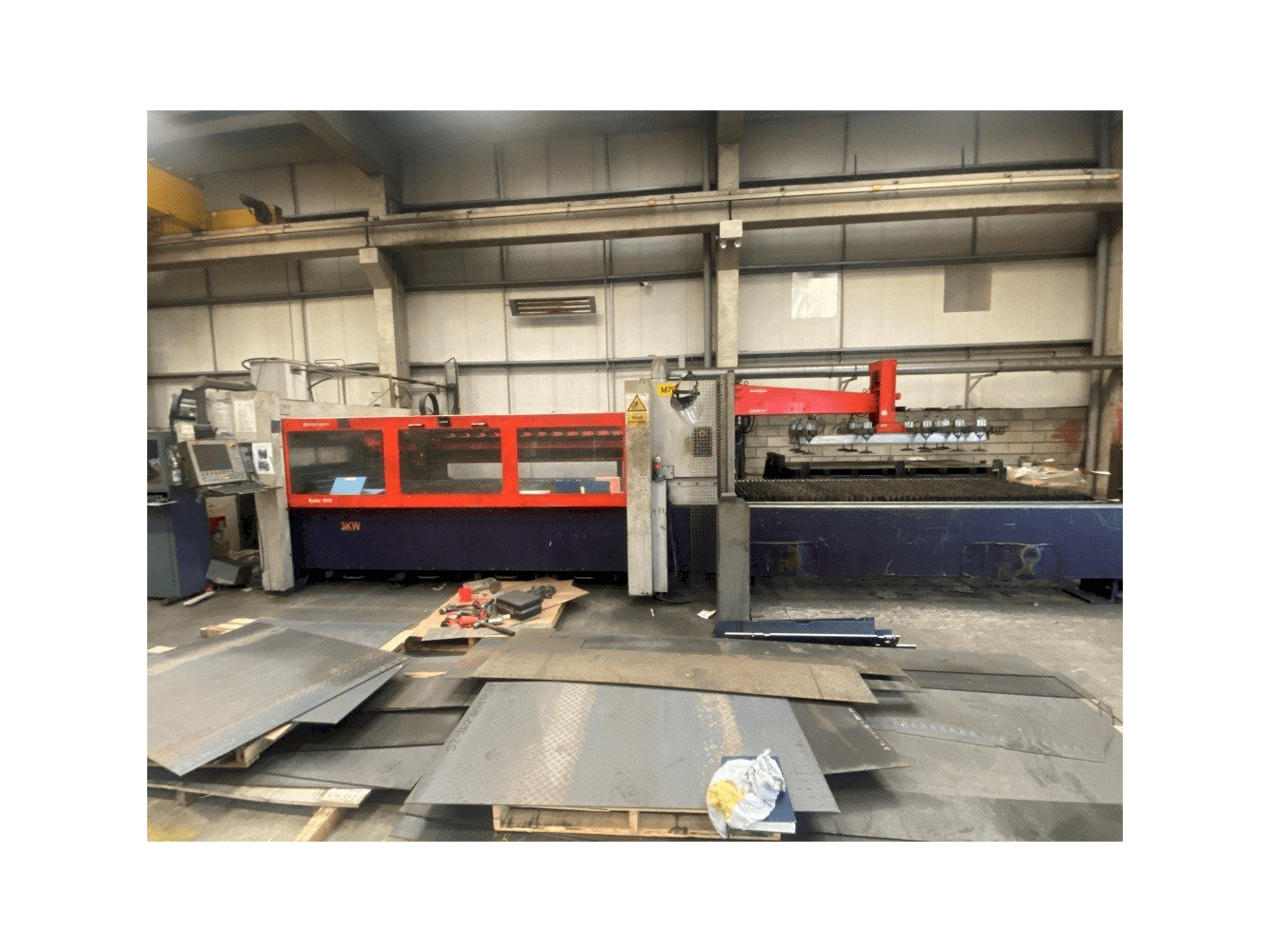 Widok z przodu maszyny Bystronic Bystar 3015