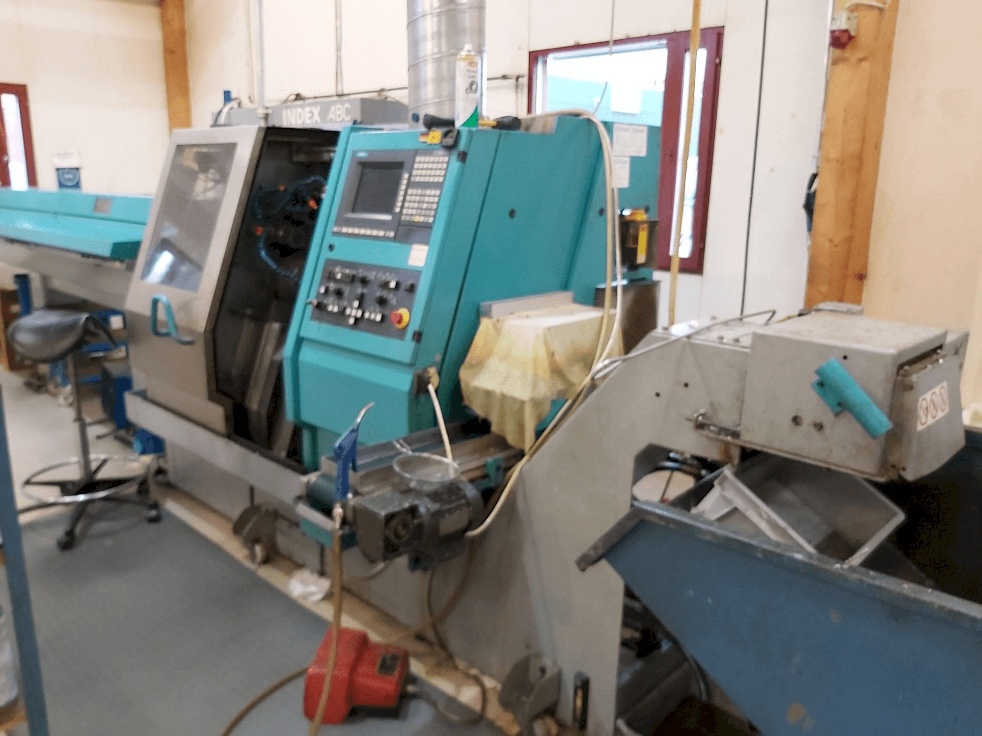 Widok z przodu maszyny Index ABC